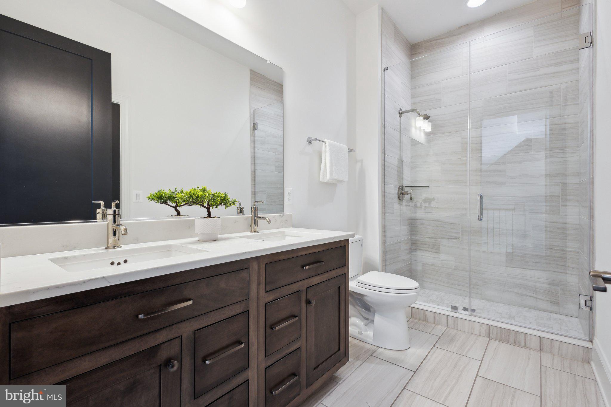 ONE LOUDOUN - Residential