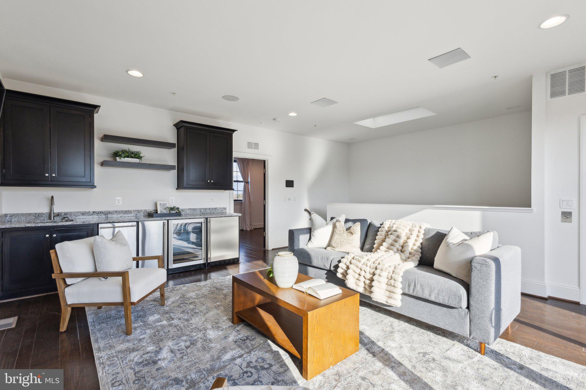 ONE LOUDOUN - Residential