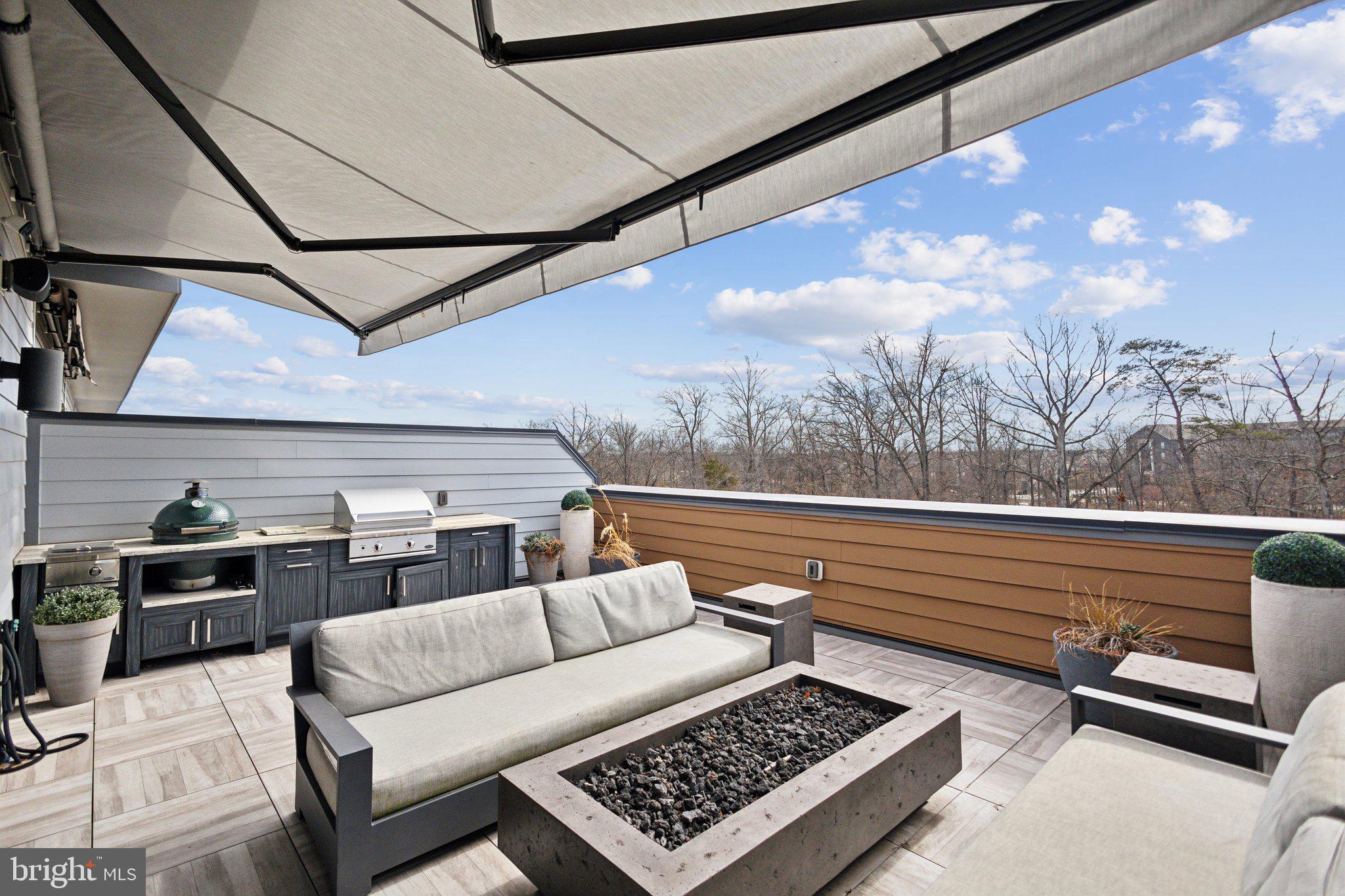 ONE LOUDOUN - Residential