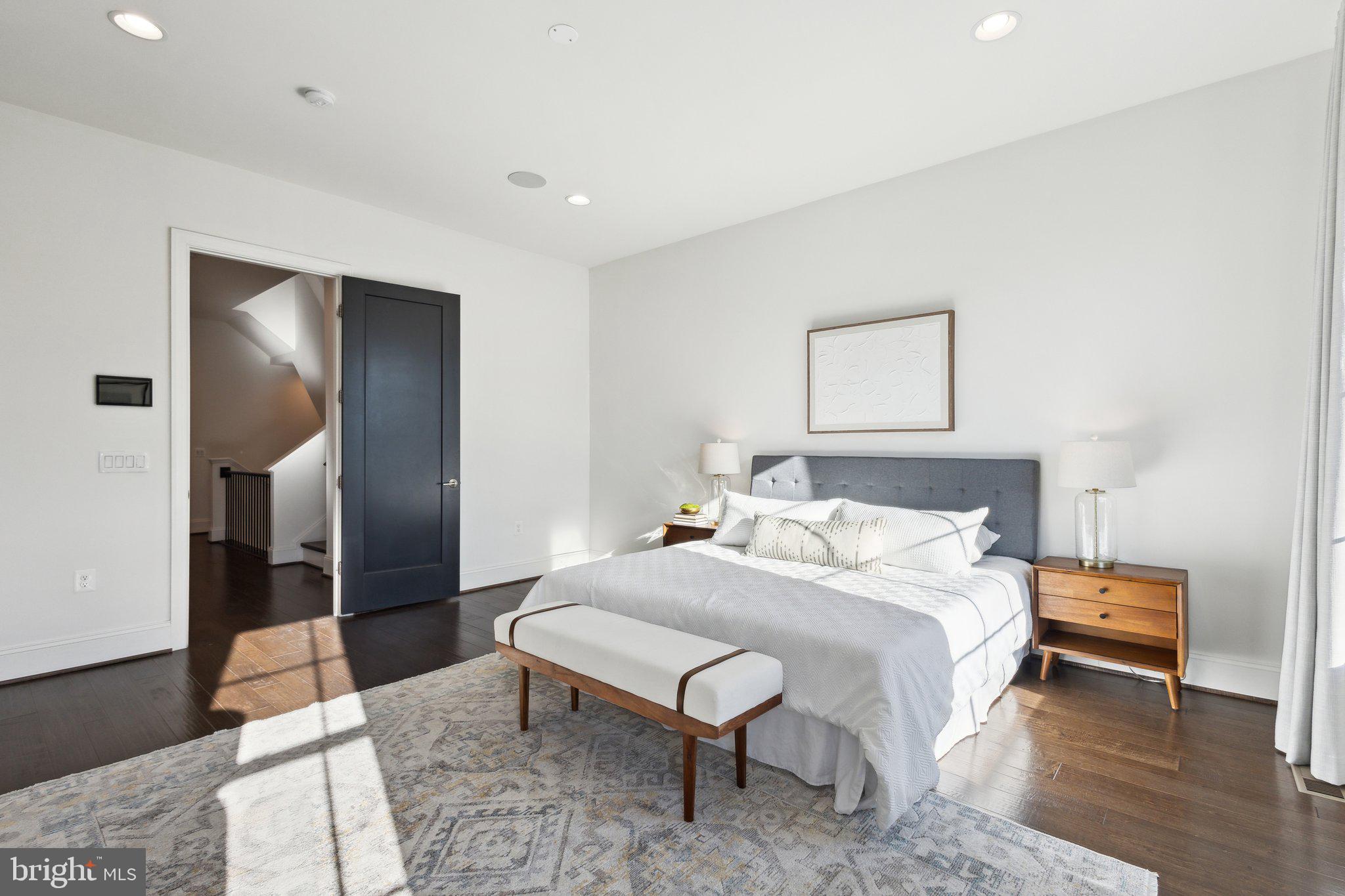 ONE LOUDOUN - Residential