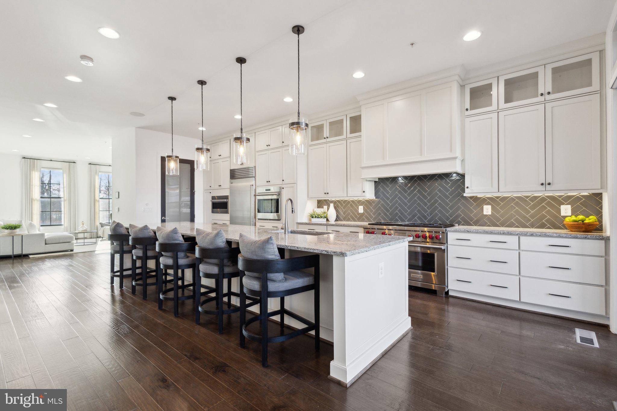 ONE LOUDOUN - Residential