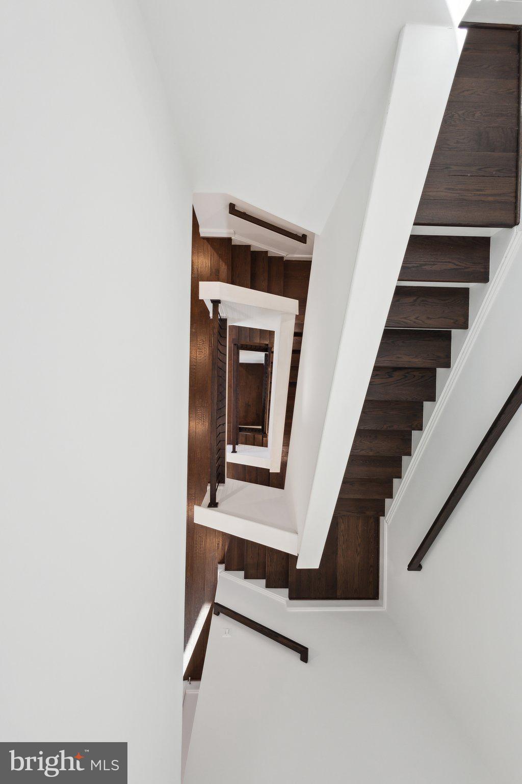 ONE LOUDOUN - Residential