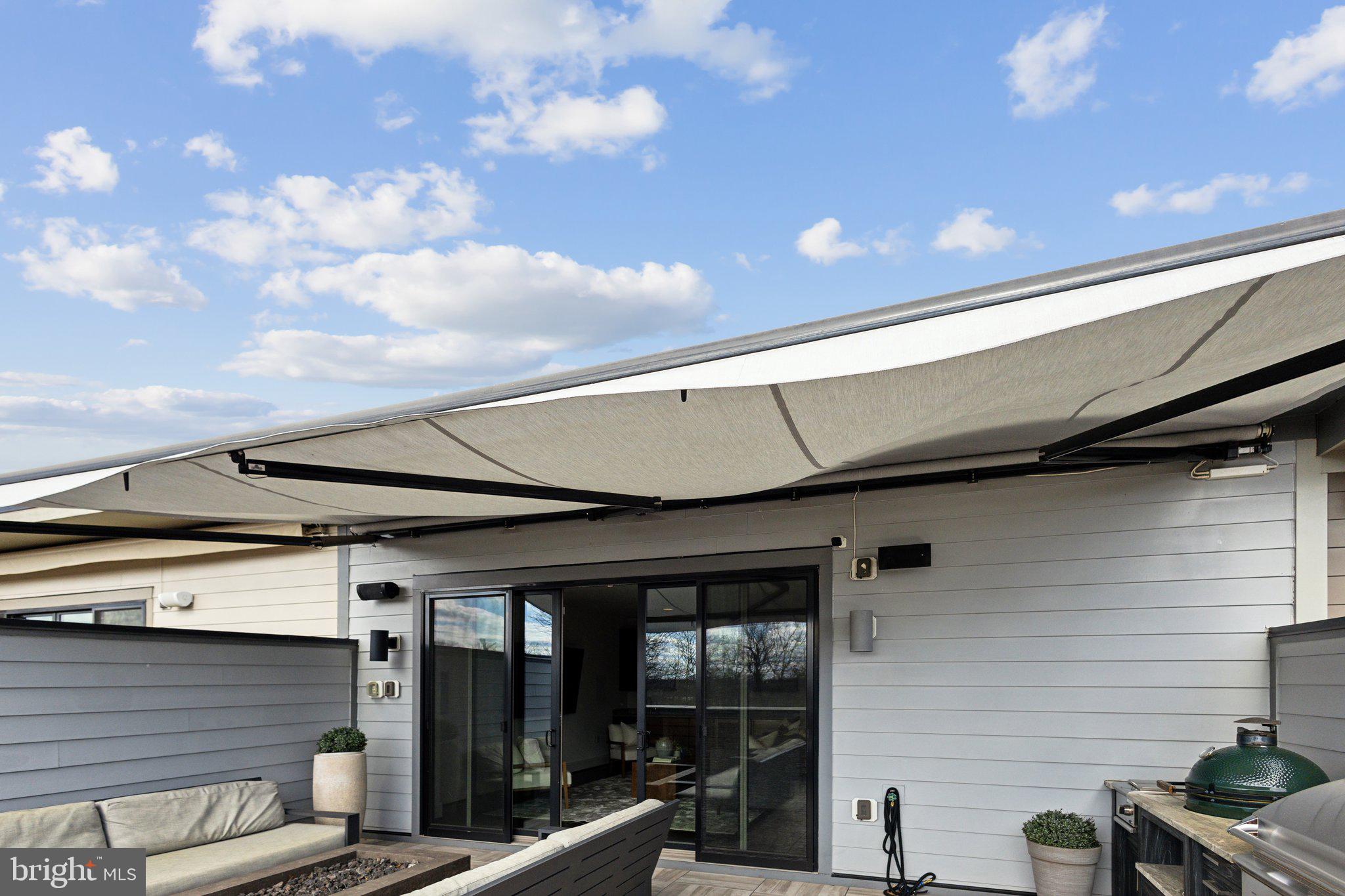 ONE LOUDOUN - Residential