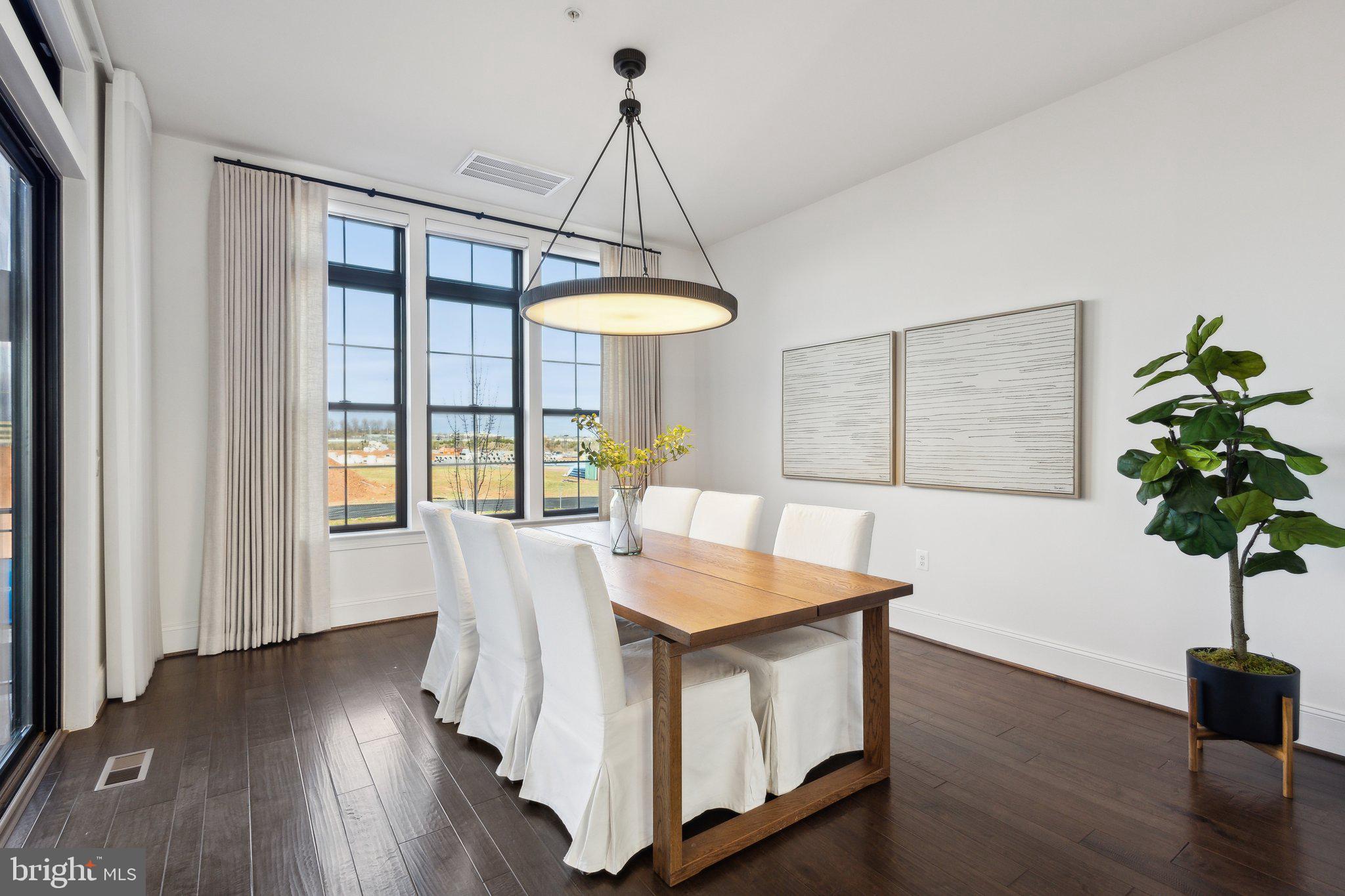 ONE LOUDOUN - Residential