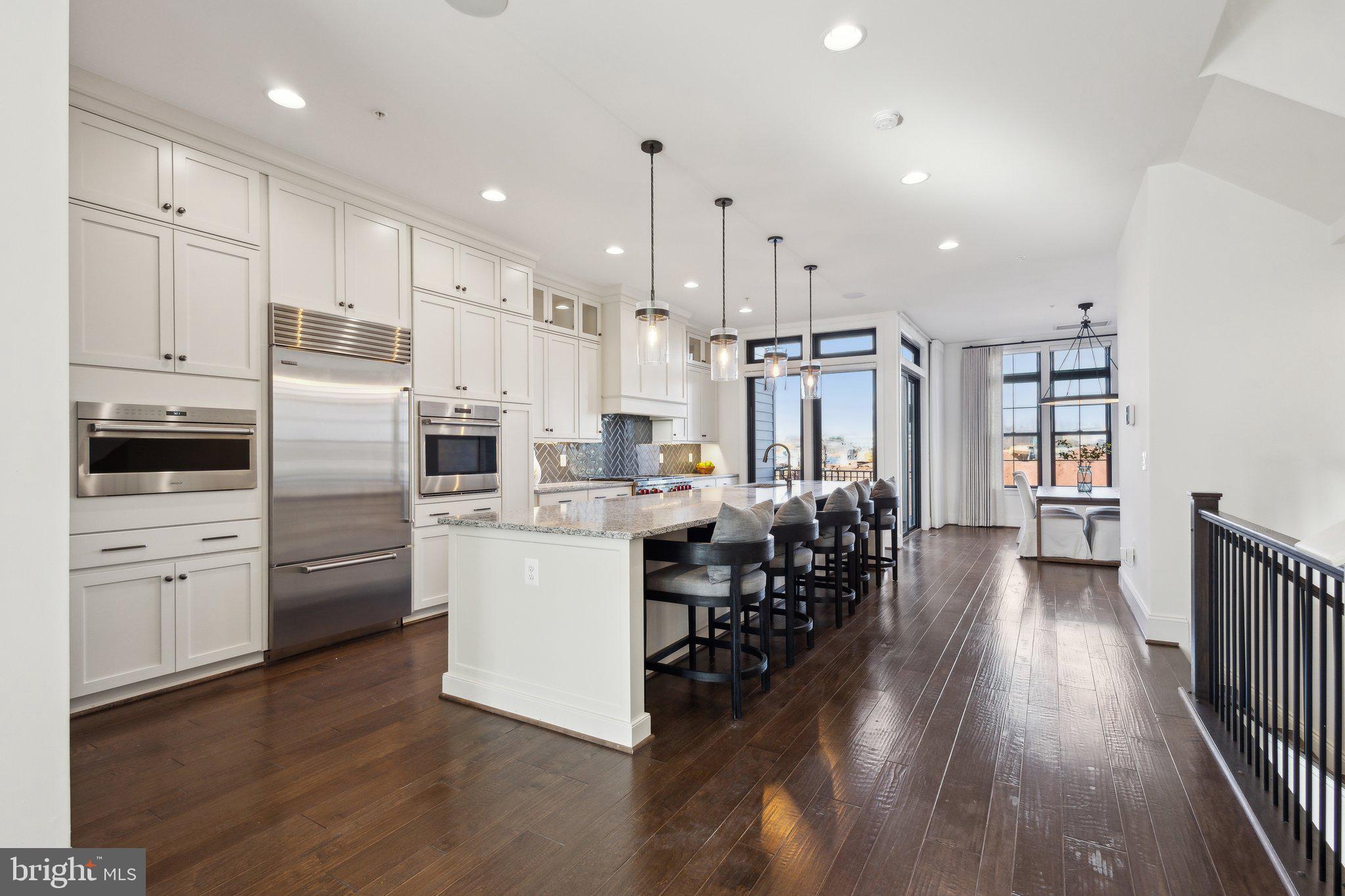 ONE LOUDOUN - Residential