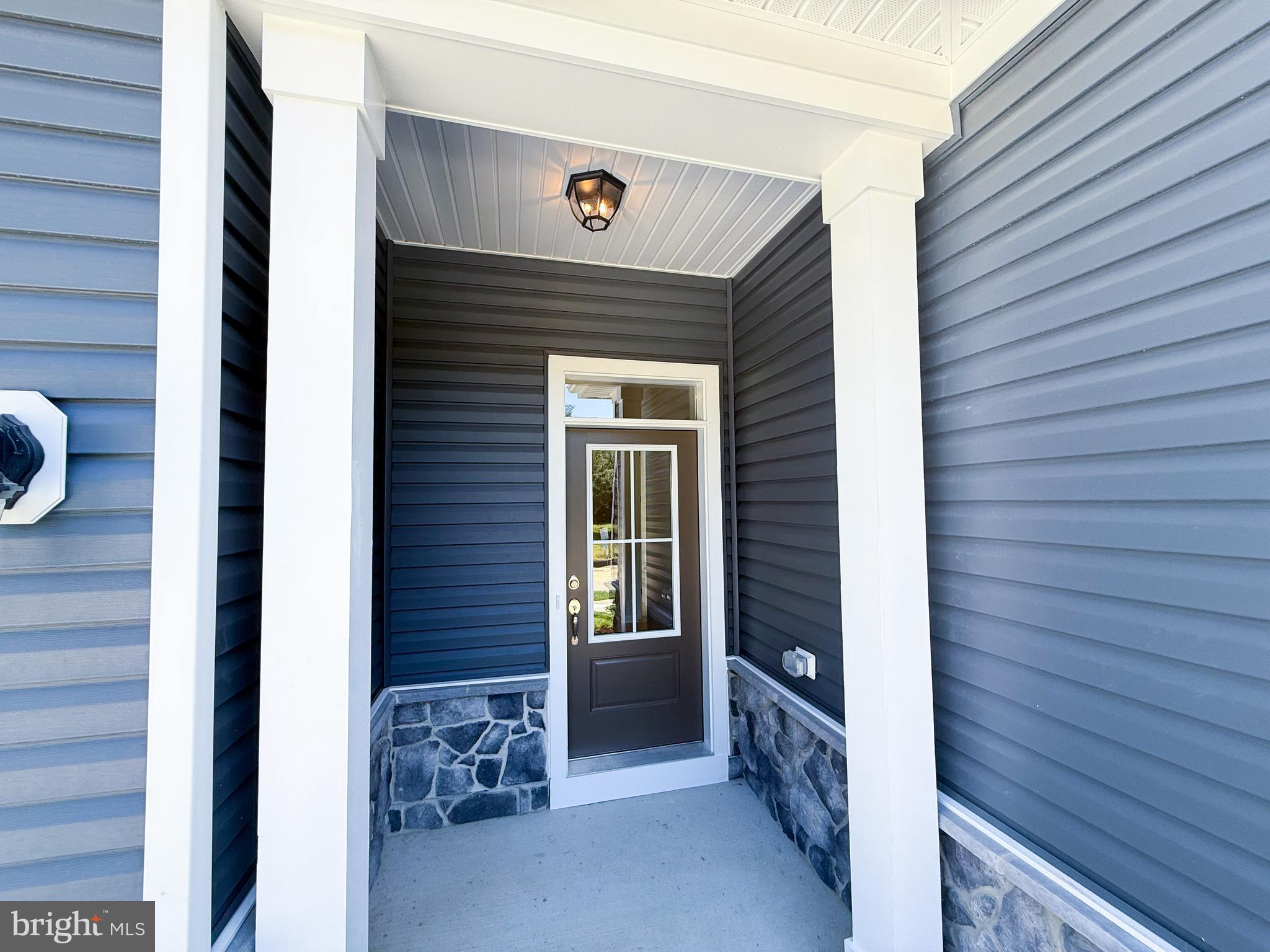 1553 LAKE TAHOE DRIVE