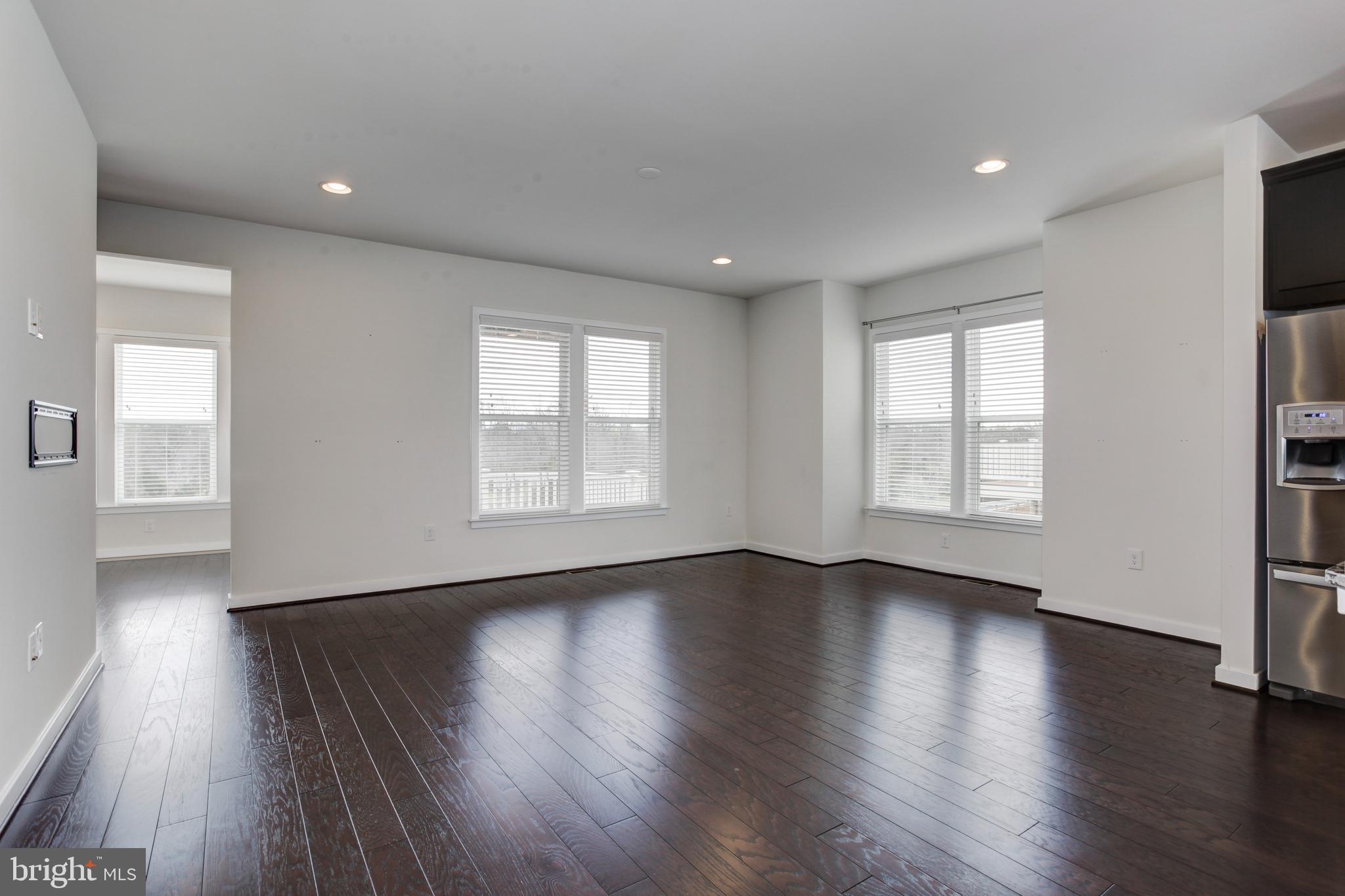 RIVER CREST - Residential Lease