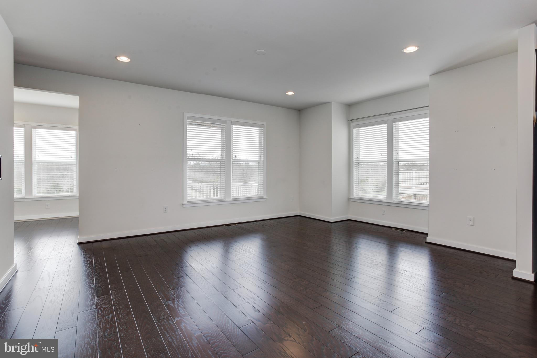 RIVER CREST - Residential Lease