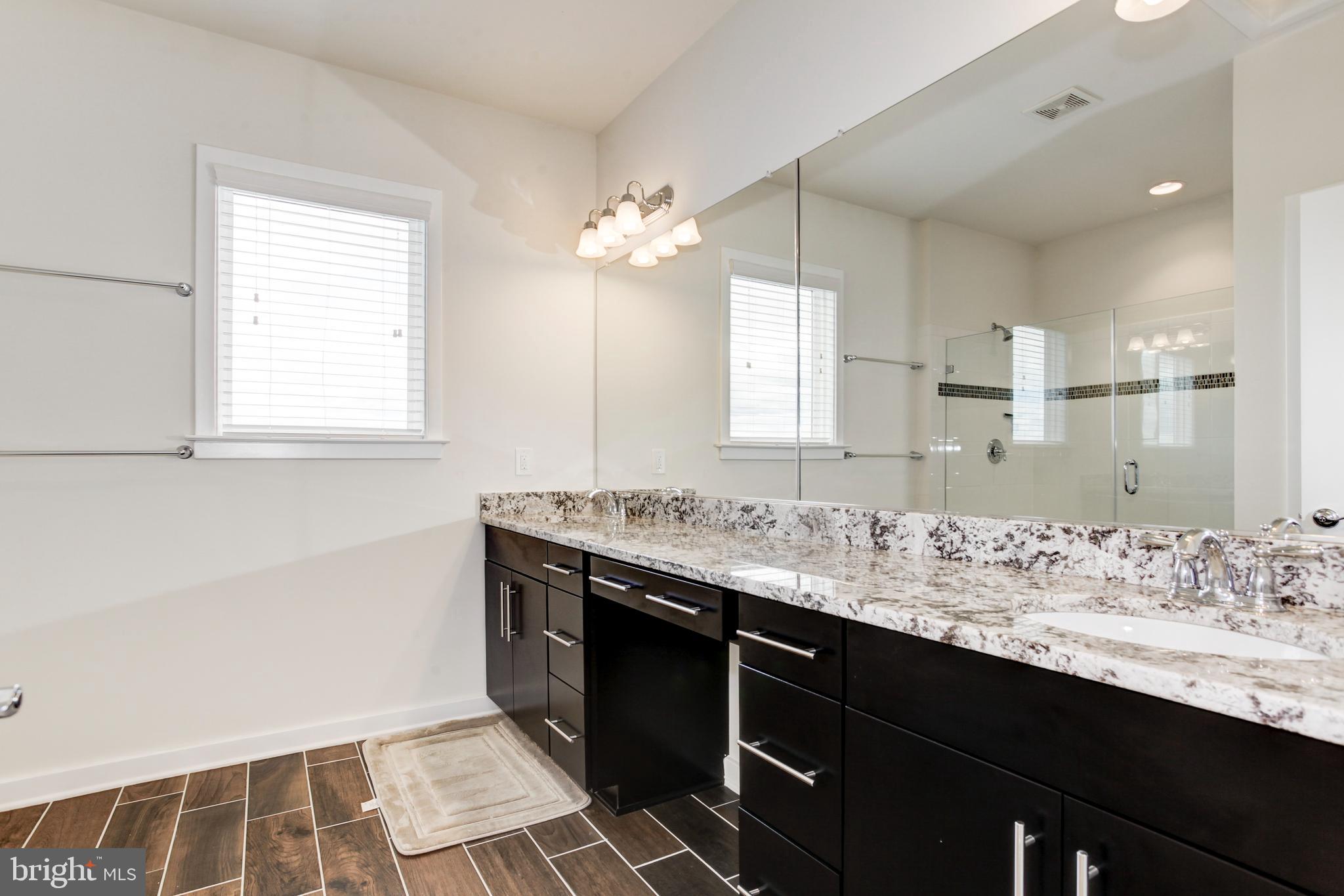 RIVER CREST - Residential Lease