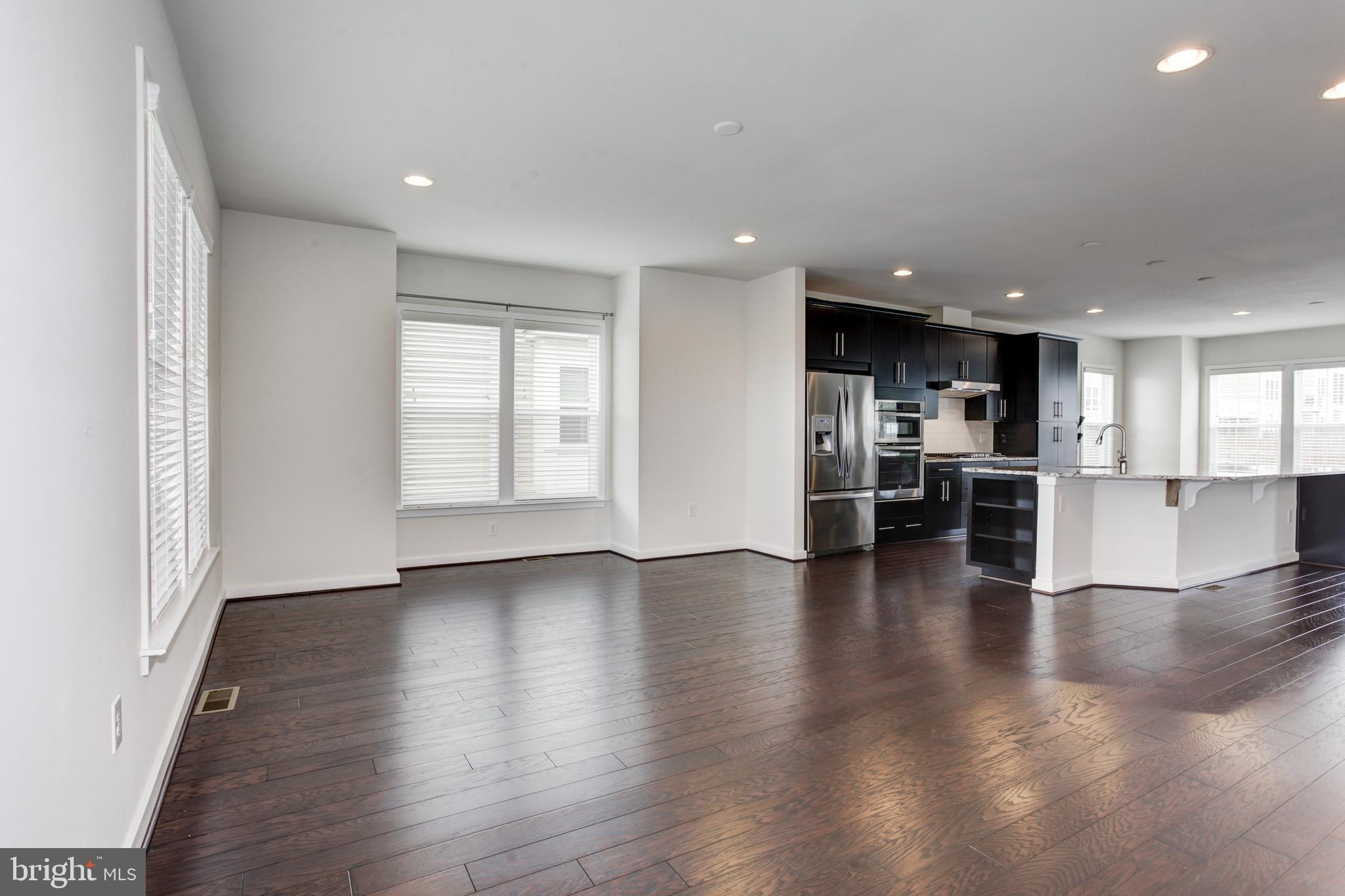 RIVER CREST - Residential Lease