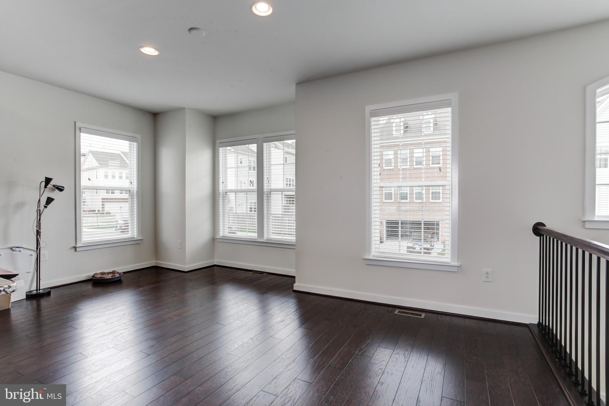 RIVER CREST - Residential Lease