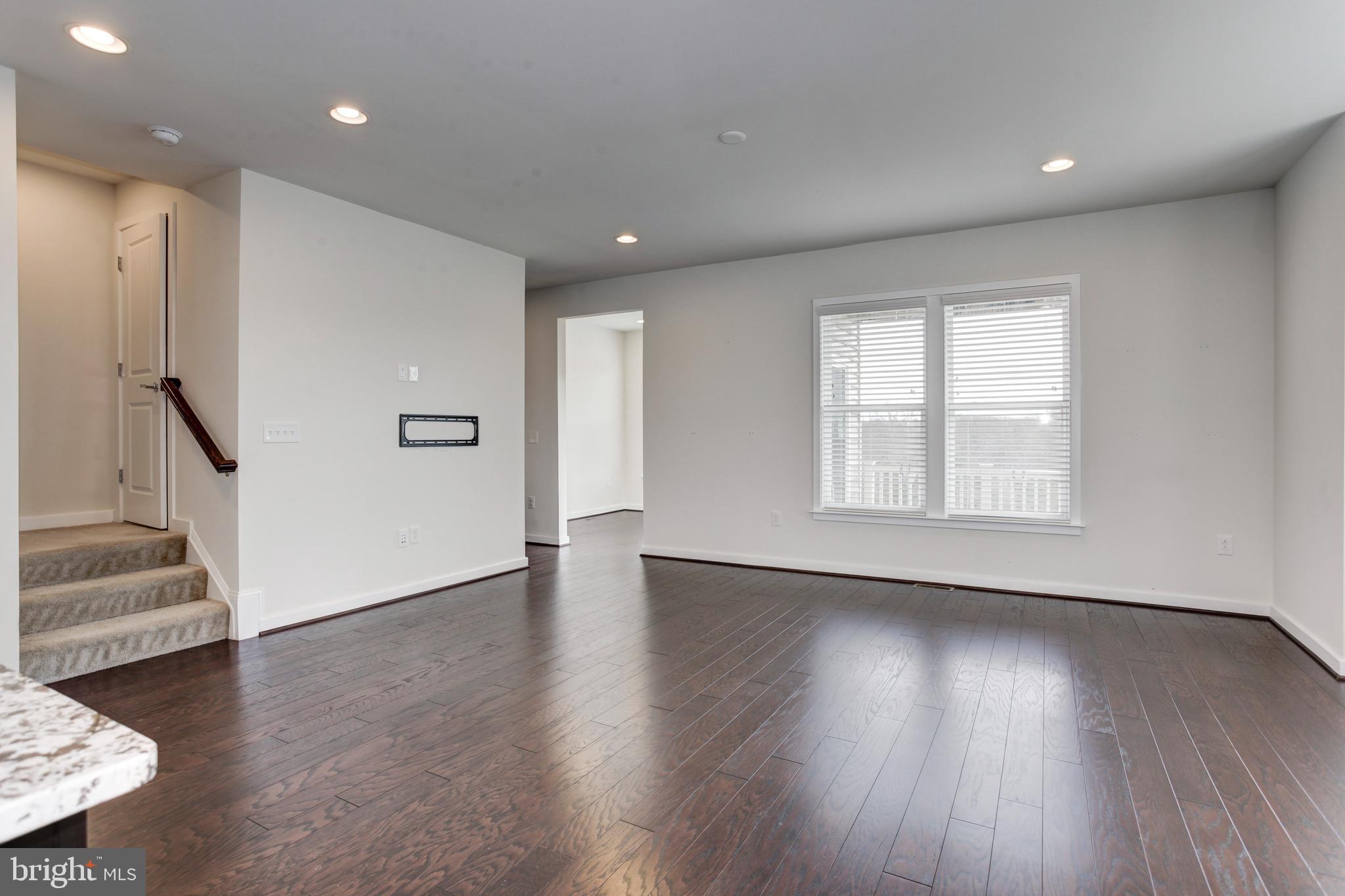 RIVER CREST - Residential Lease