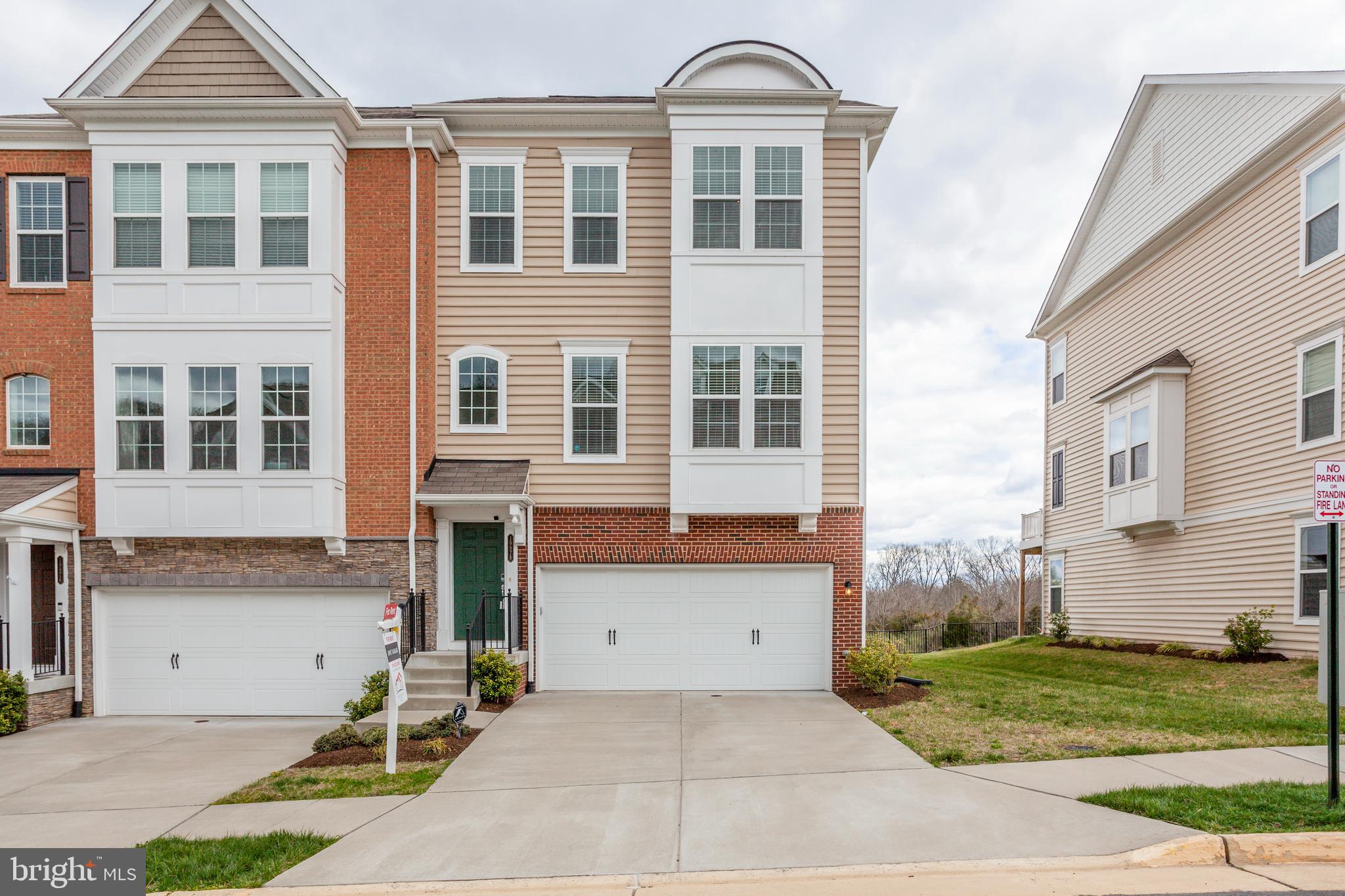 RIVER CREST - Residential Lease