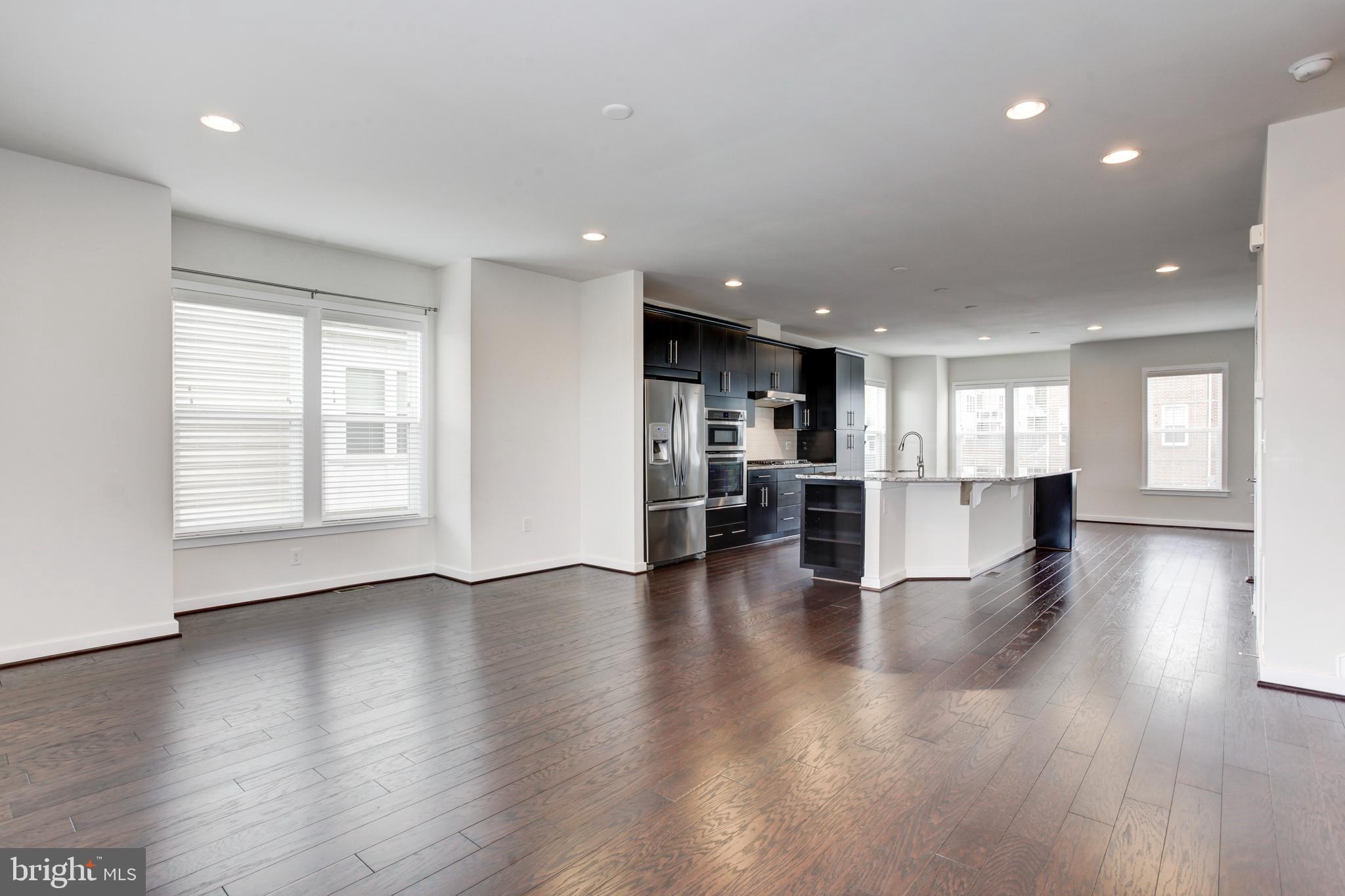 RIVER CREST - Residential Lease