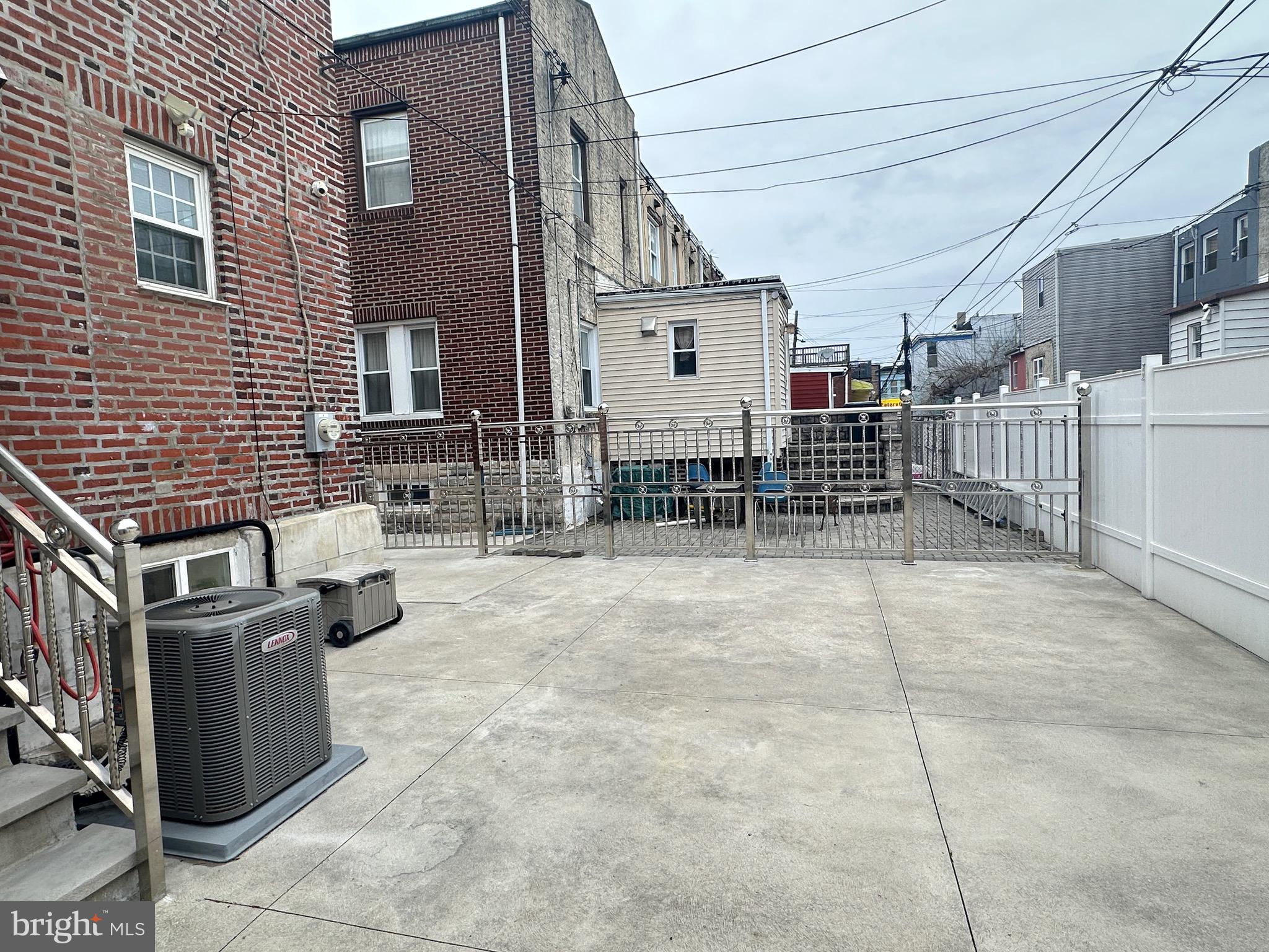 WHITMAN - Residential