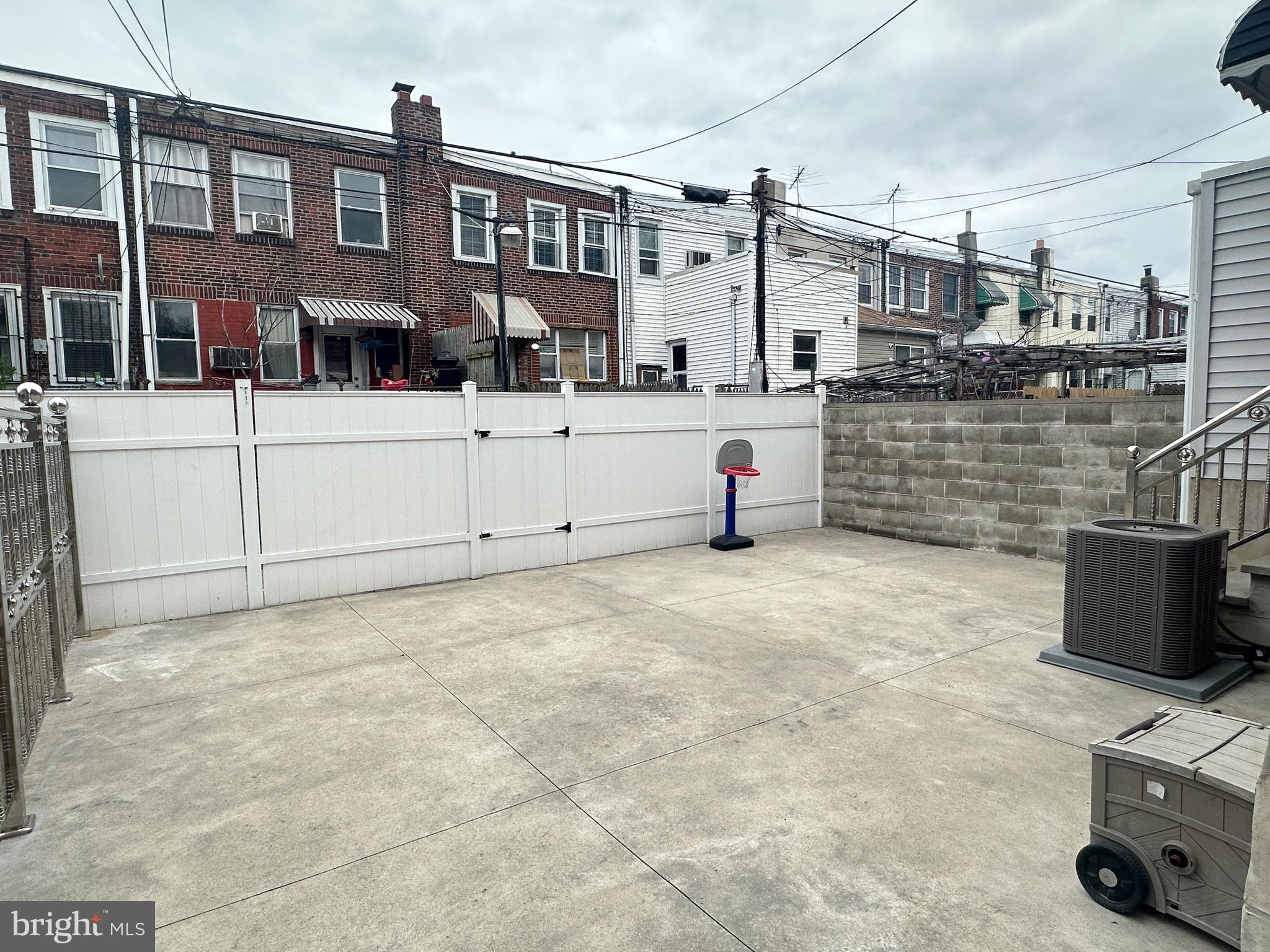 WHITMAN - Residential