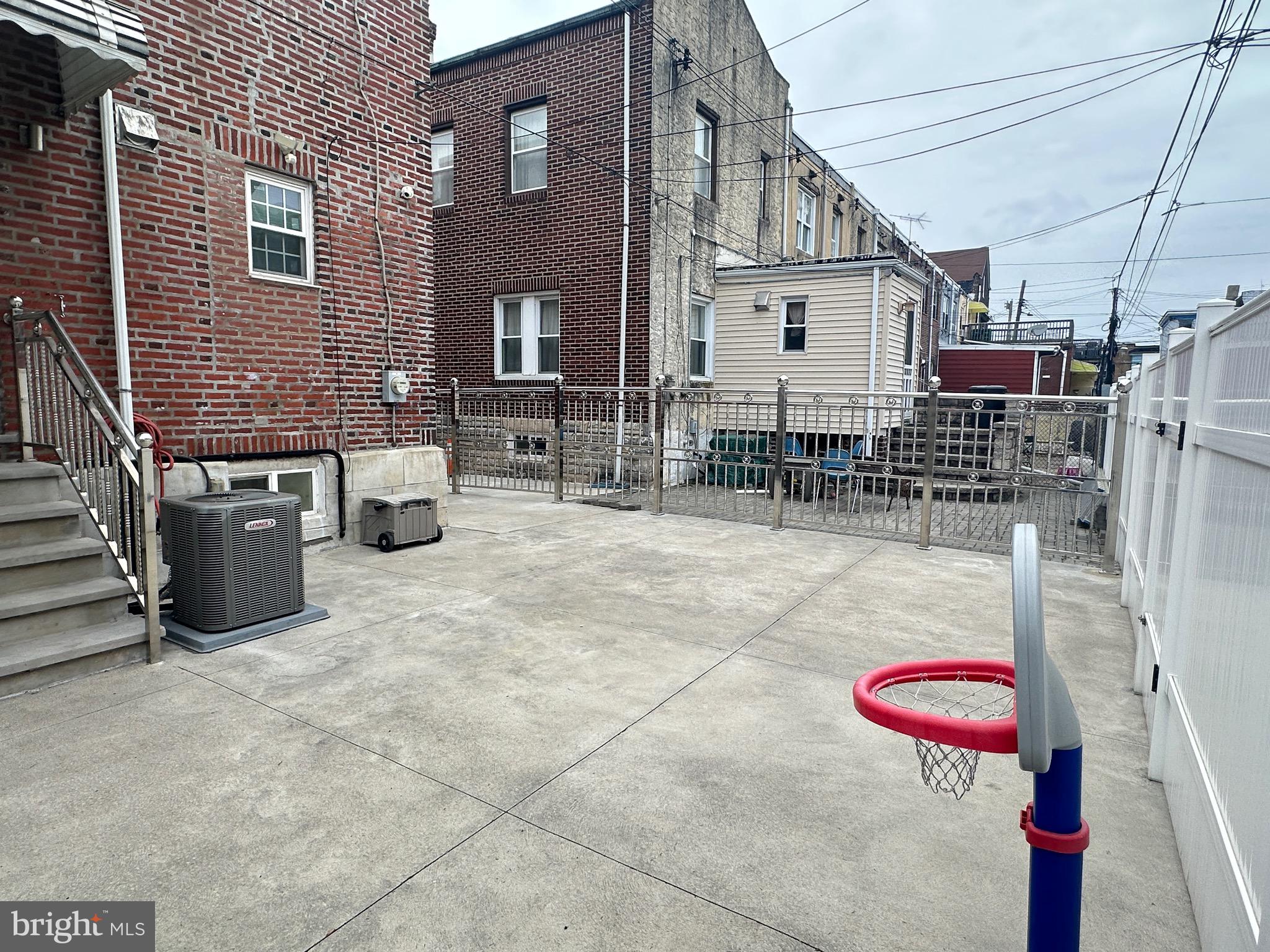 WHITMAN - Residential