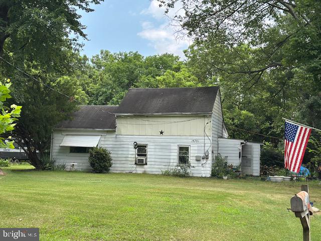 POOLESVILLE OUTSIDE - Residential