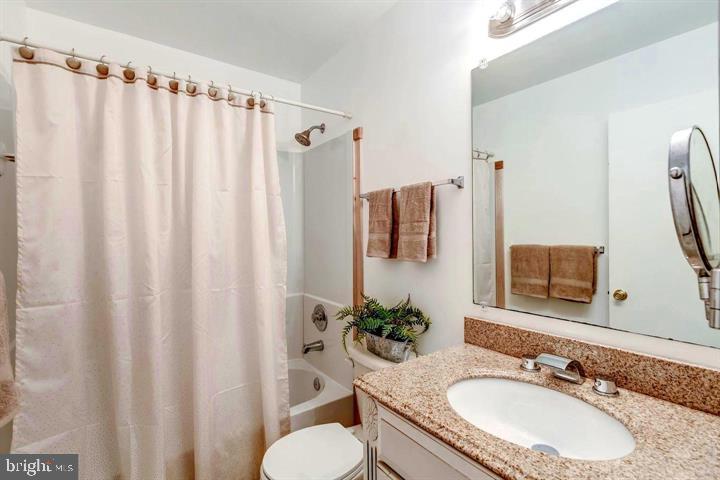 LITTLE ROCKY RUN - Residential Lease