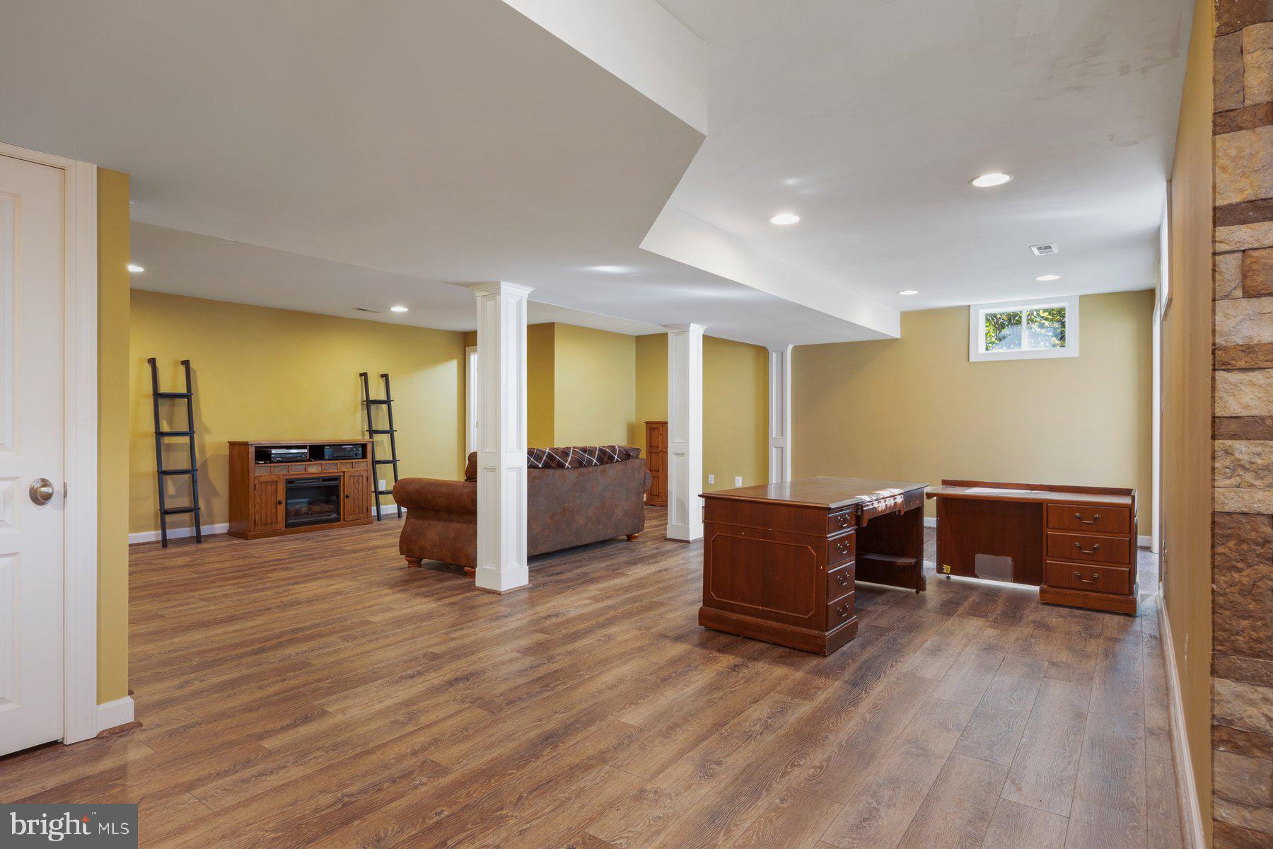 WOODS AT SPRINGHOUSE STATION - Residential