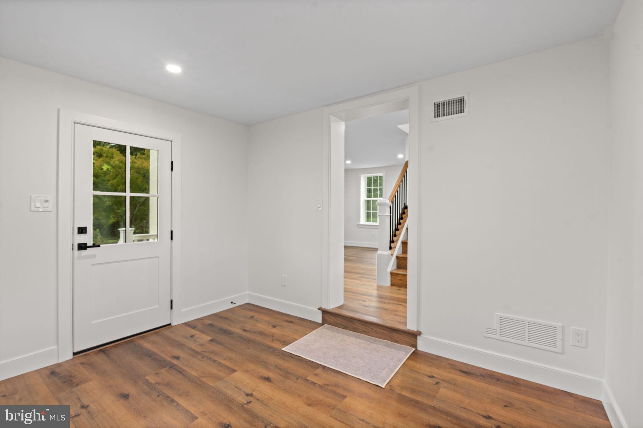 1121 DEER RUN ROAD