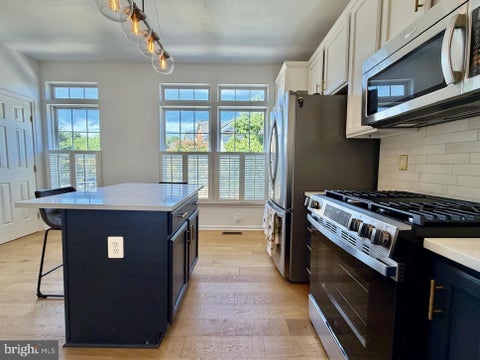 Townhouse For Rent - 2908 Huntington Grove Square<br/> Fairfax County, ALEXANDRIA, VA 22306