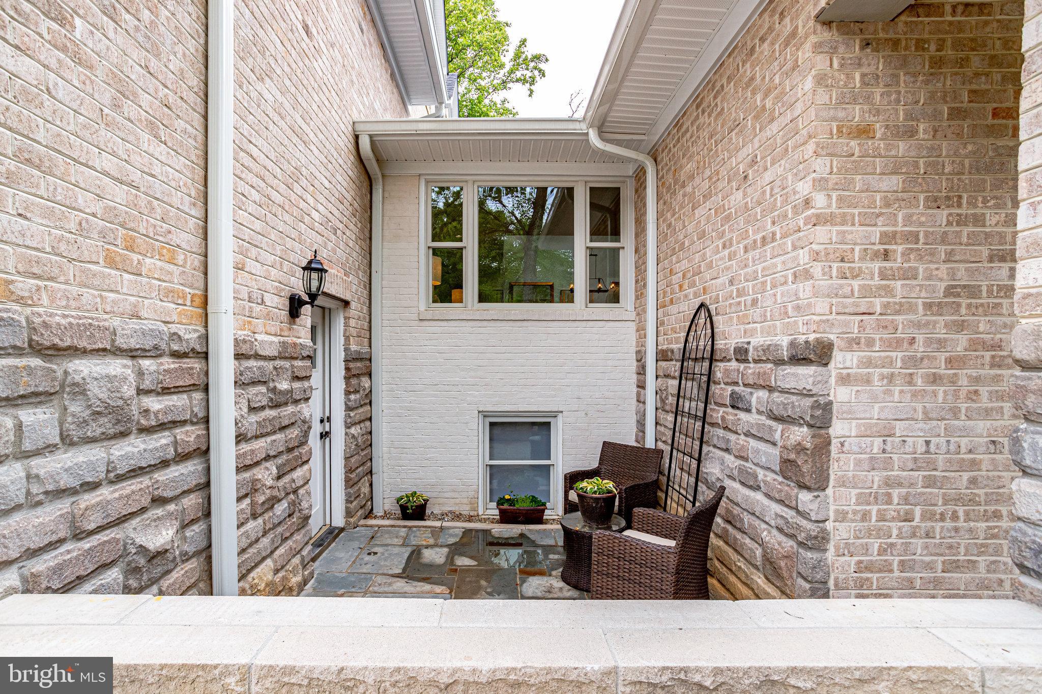 SOUTHAMPTON - Residential