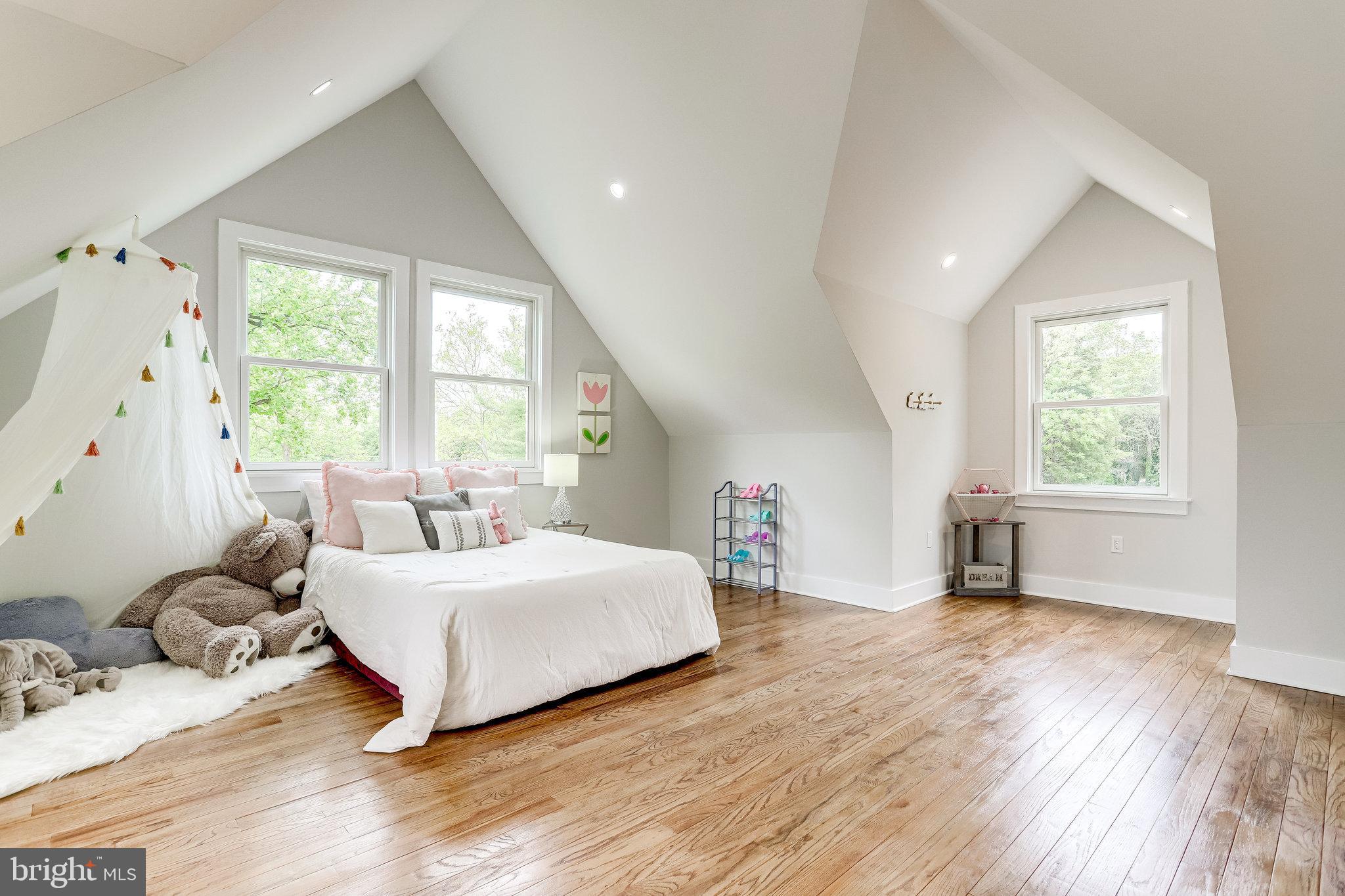 SOUTHAMPTON - Residential