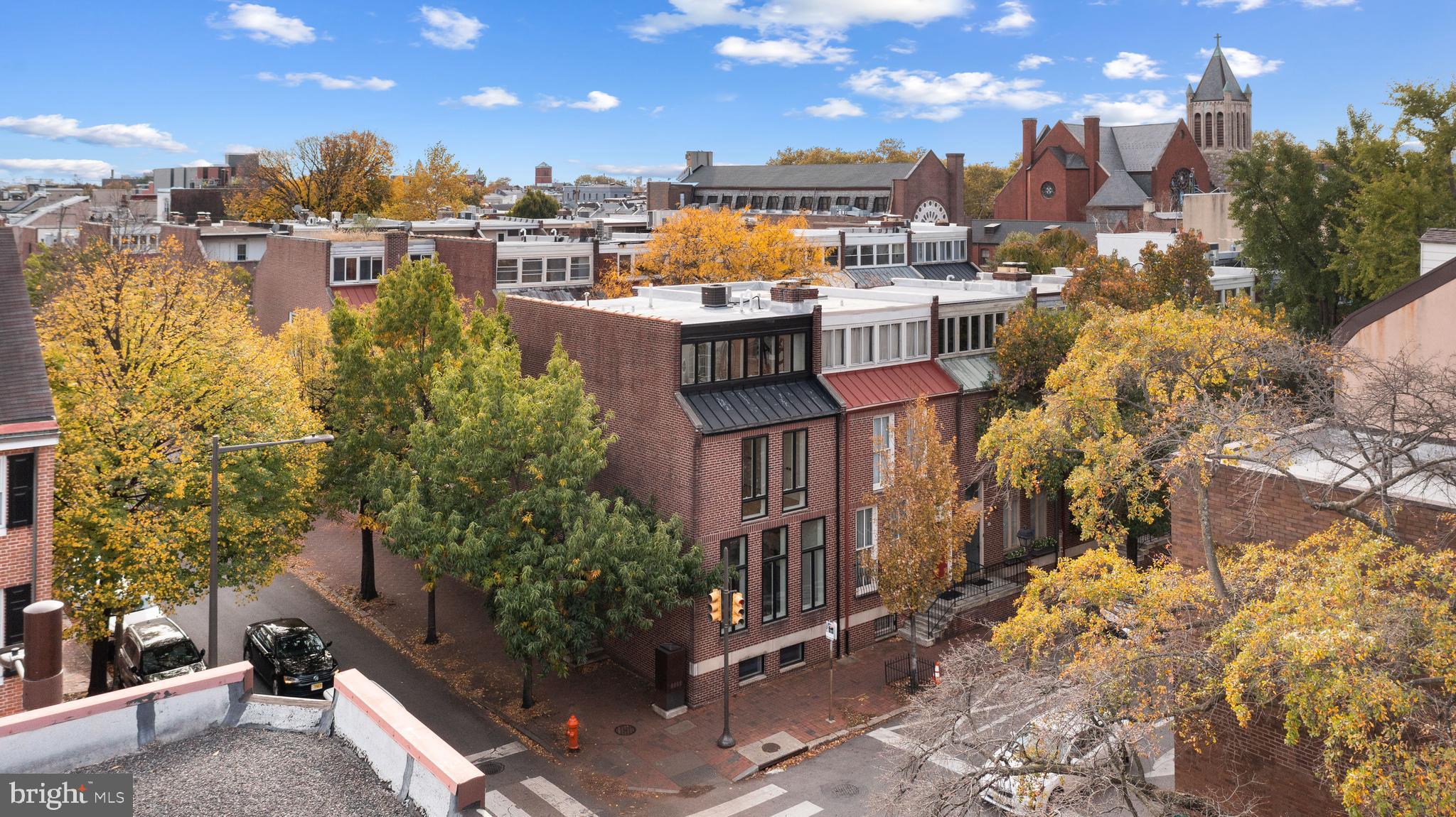 SOCIETY HILL - Residential