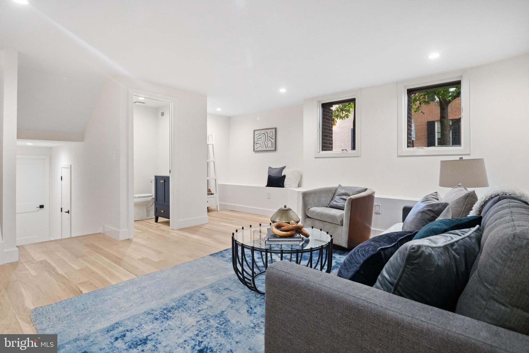 SOCIETY HILL - Residential