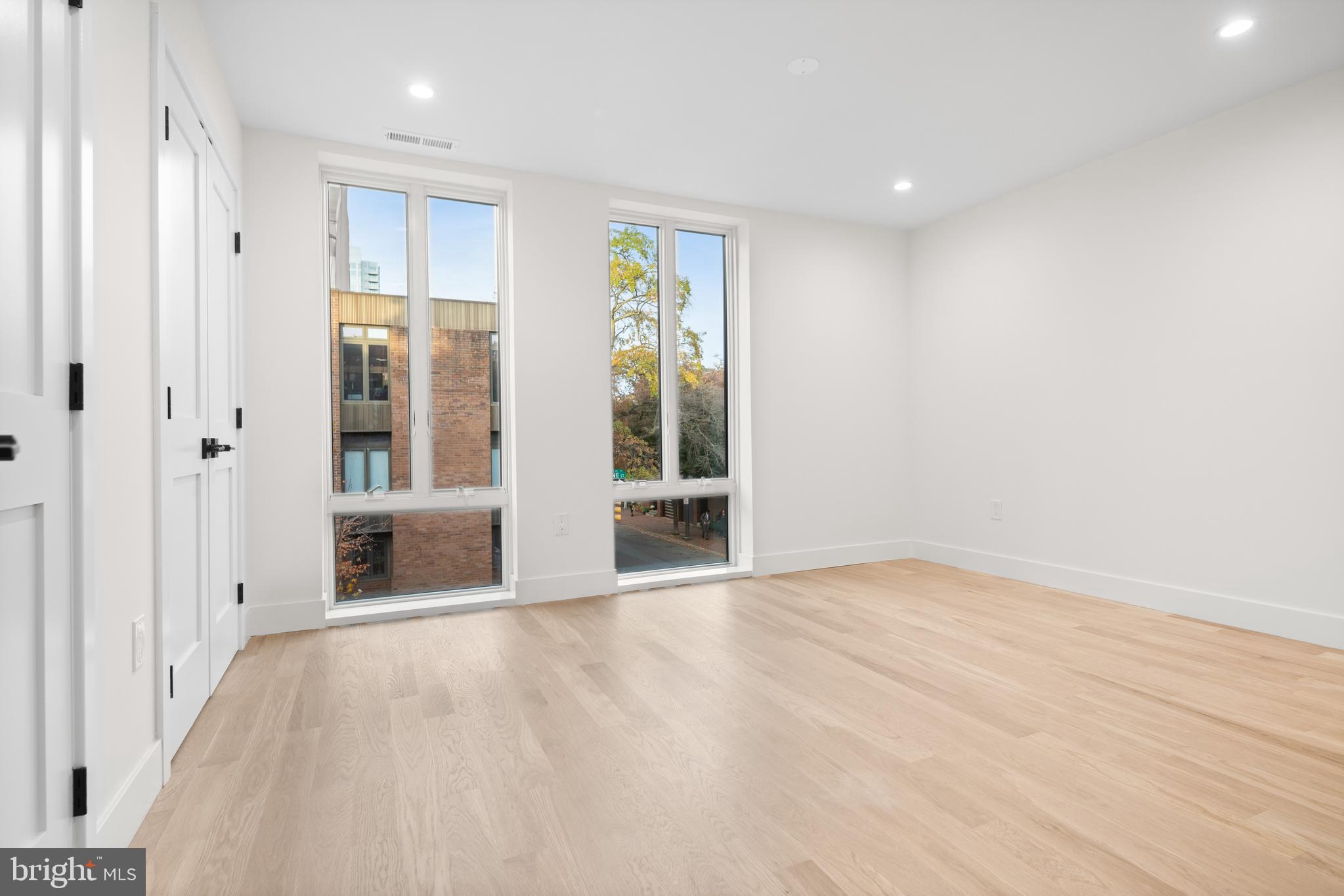 SOCIETY HILL - Residential