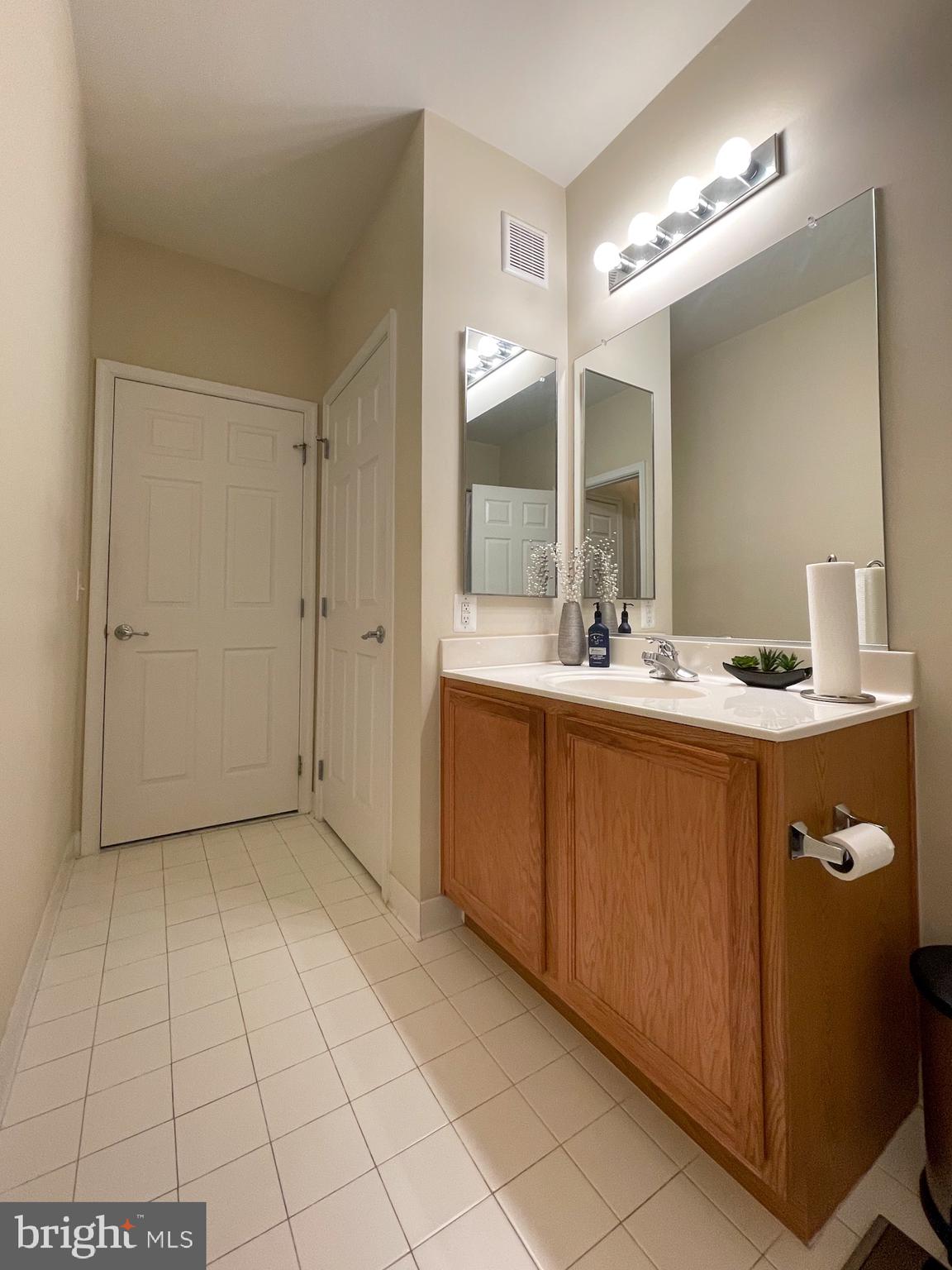 THE ADDISON AT ST PAUL - Residential