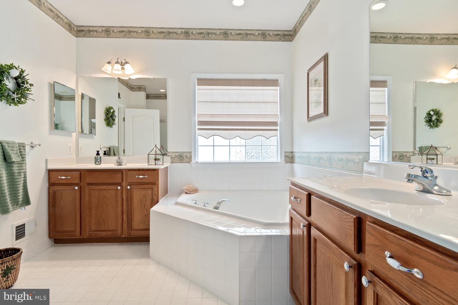 SYMPHONY VILLAGE AT CENTREVILLE - Residential