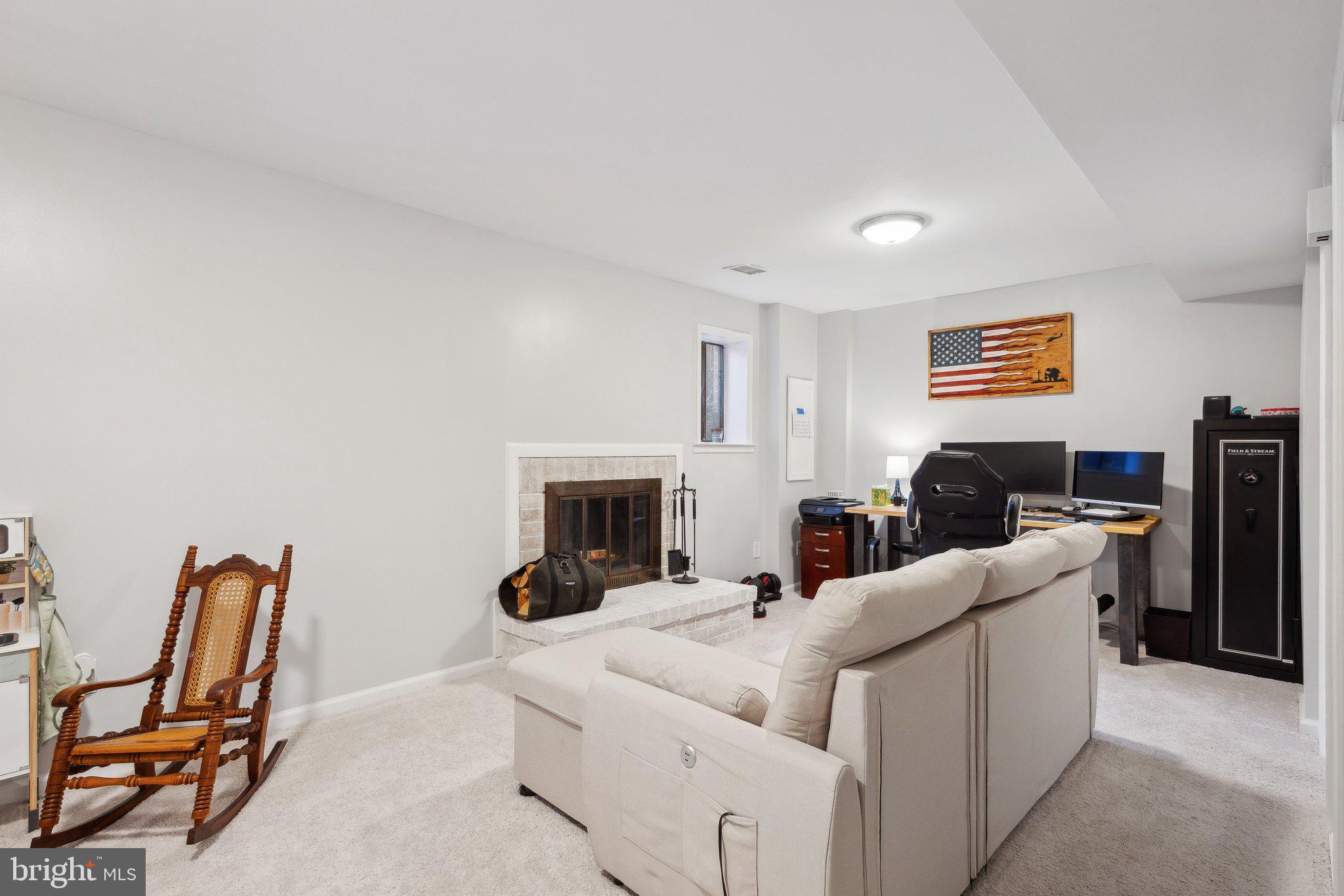 ROYAL COURT - Residential