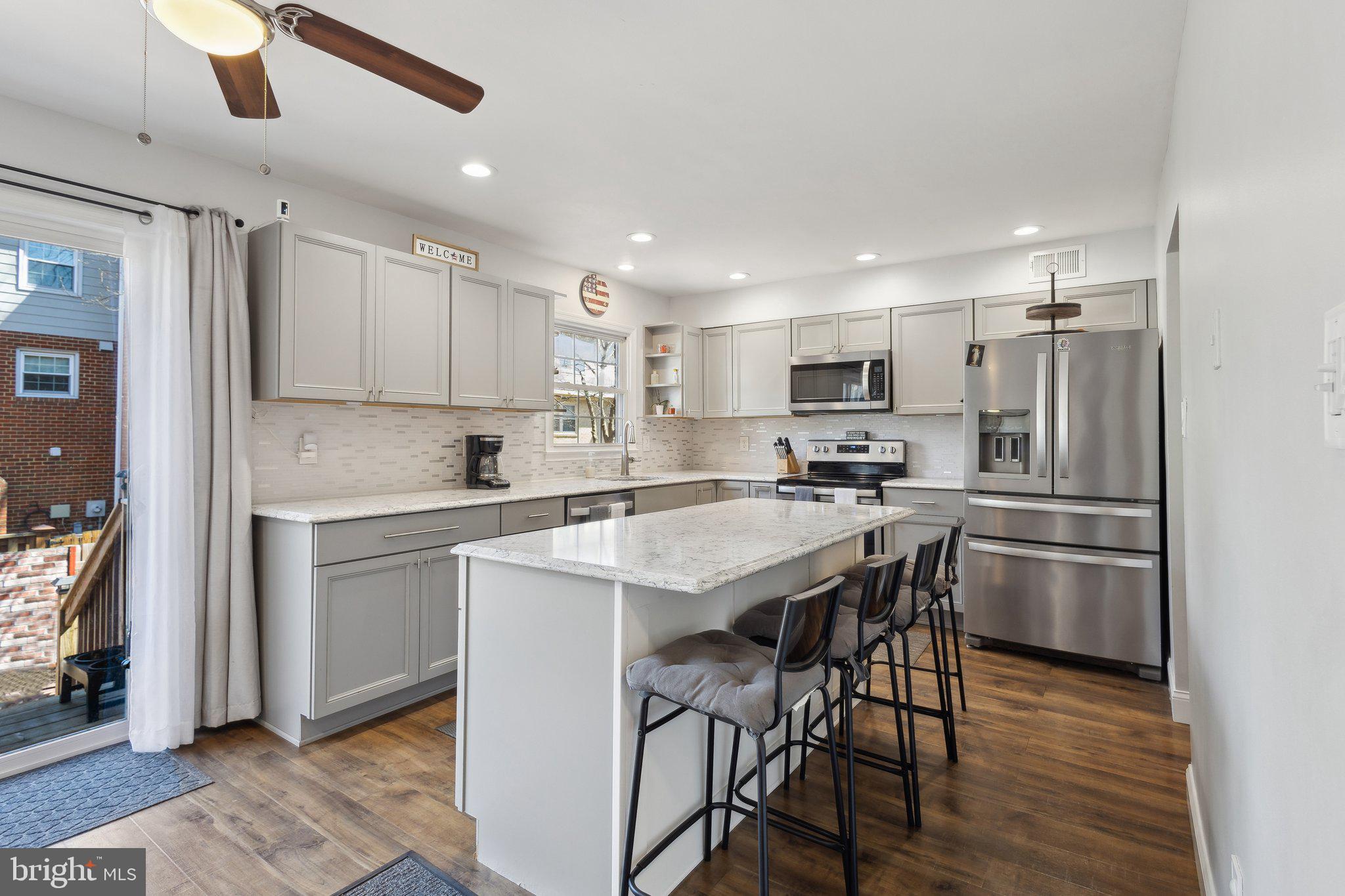 ROYAL COURT - Residential