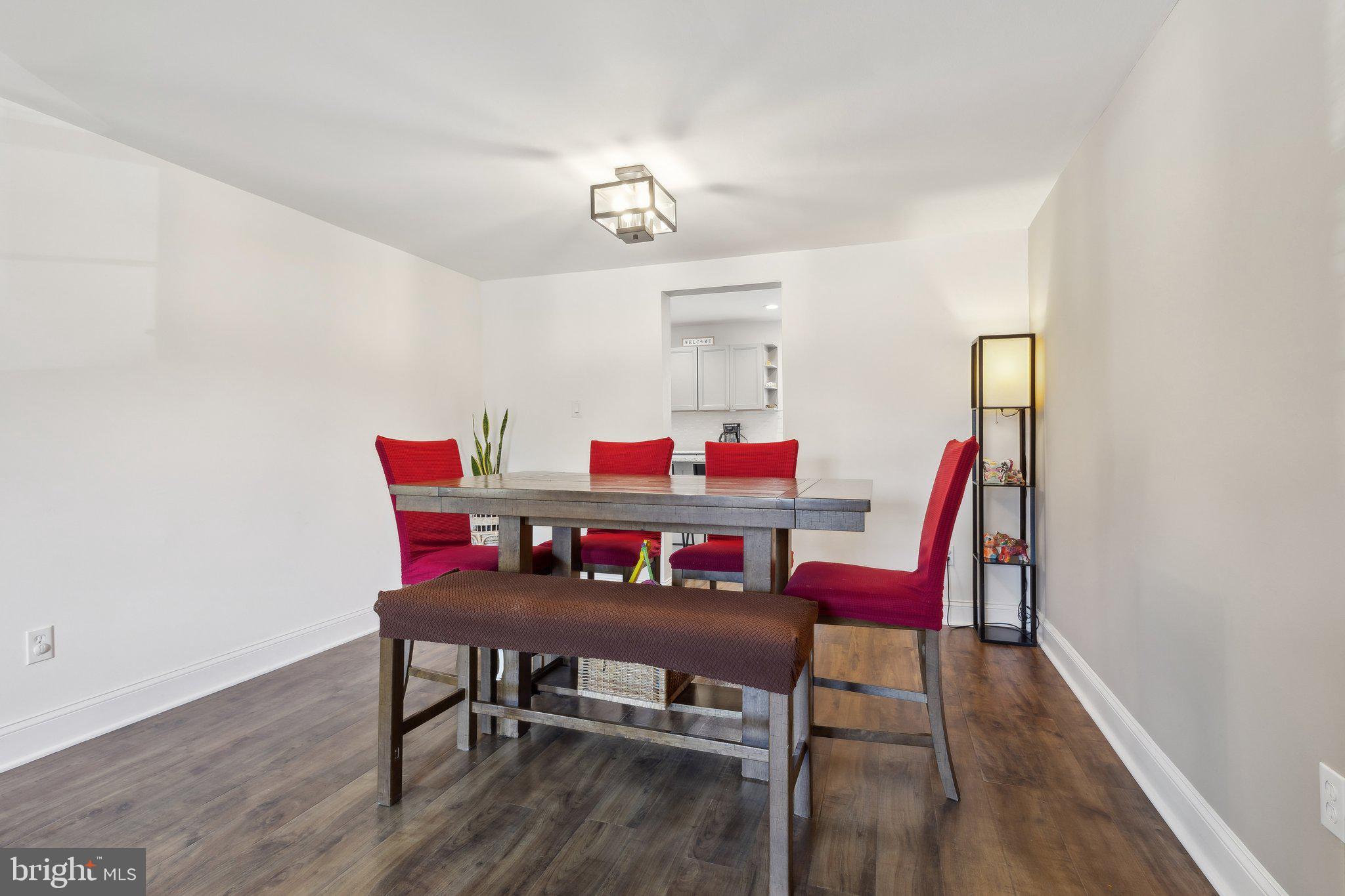 ROYAL COURT - Residential