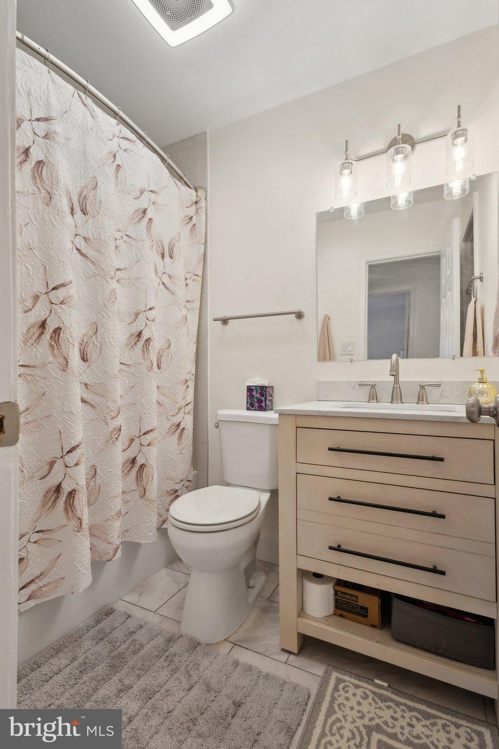 ROYAL COURT - Residential