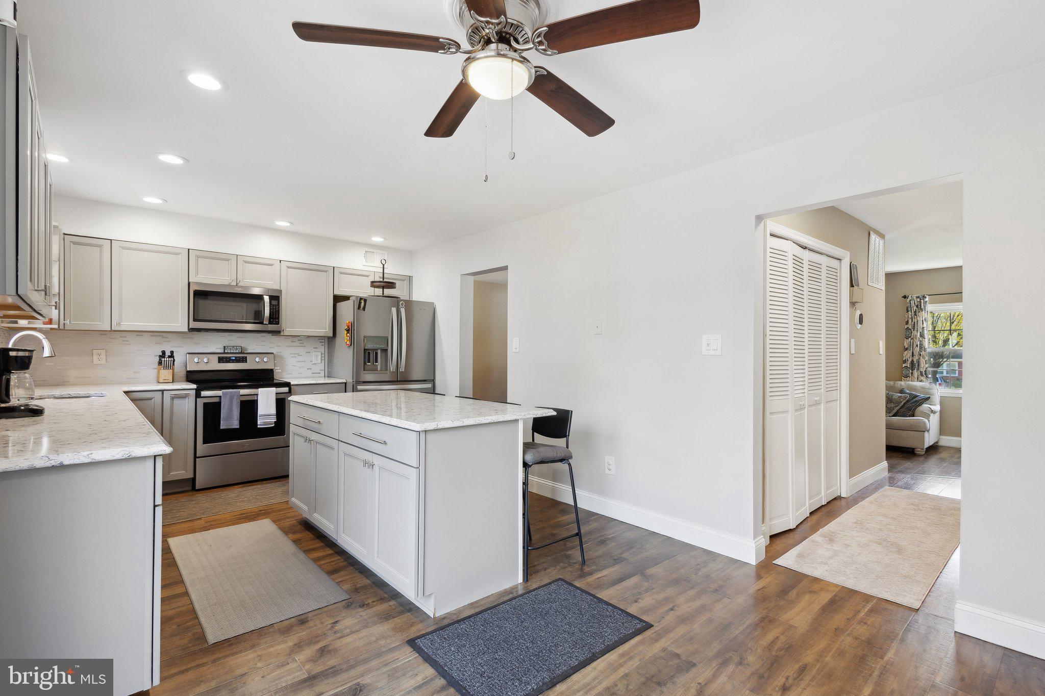 ROYAL COURT - Residential