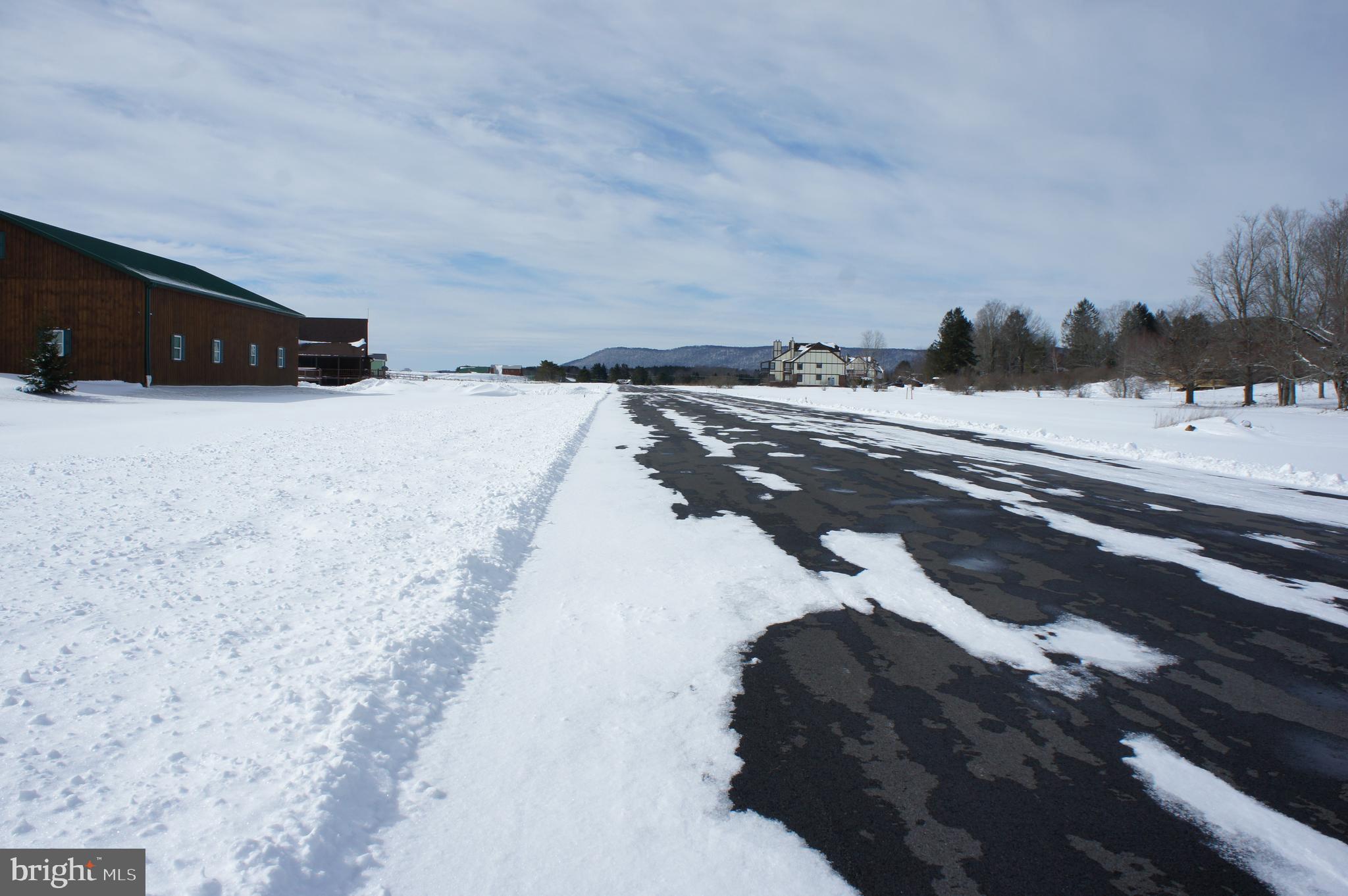 WINDWOOD FLY IN RESORT - Land