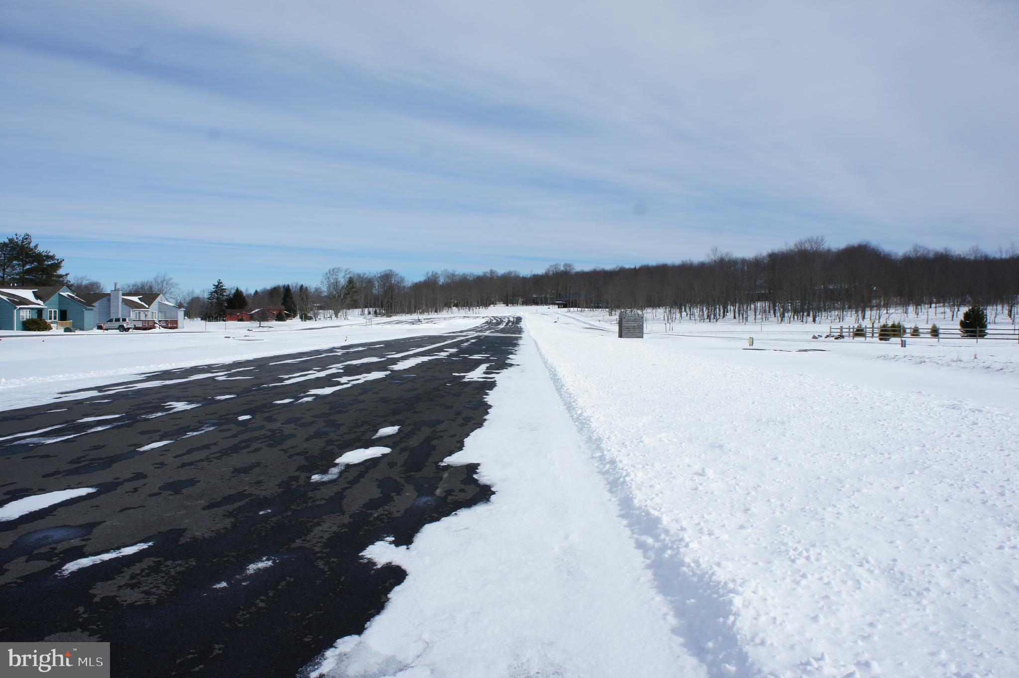 WINDWOOD FLY IN RESORT - Land