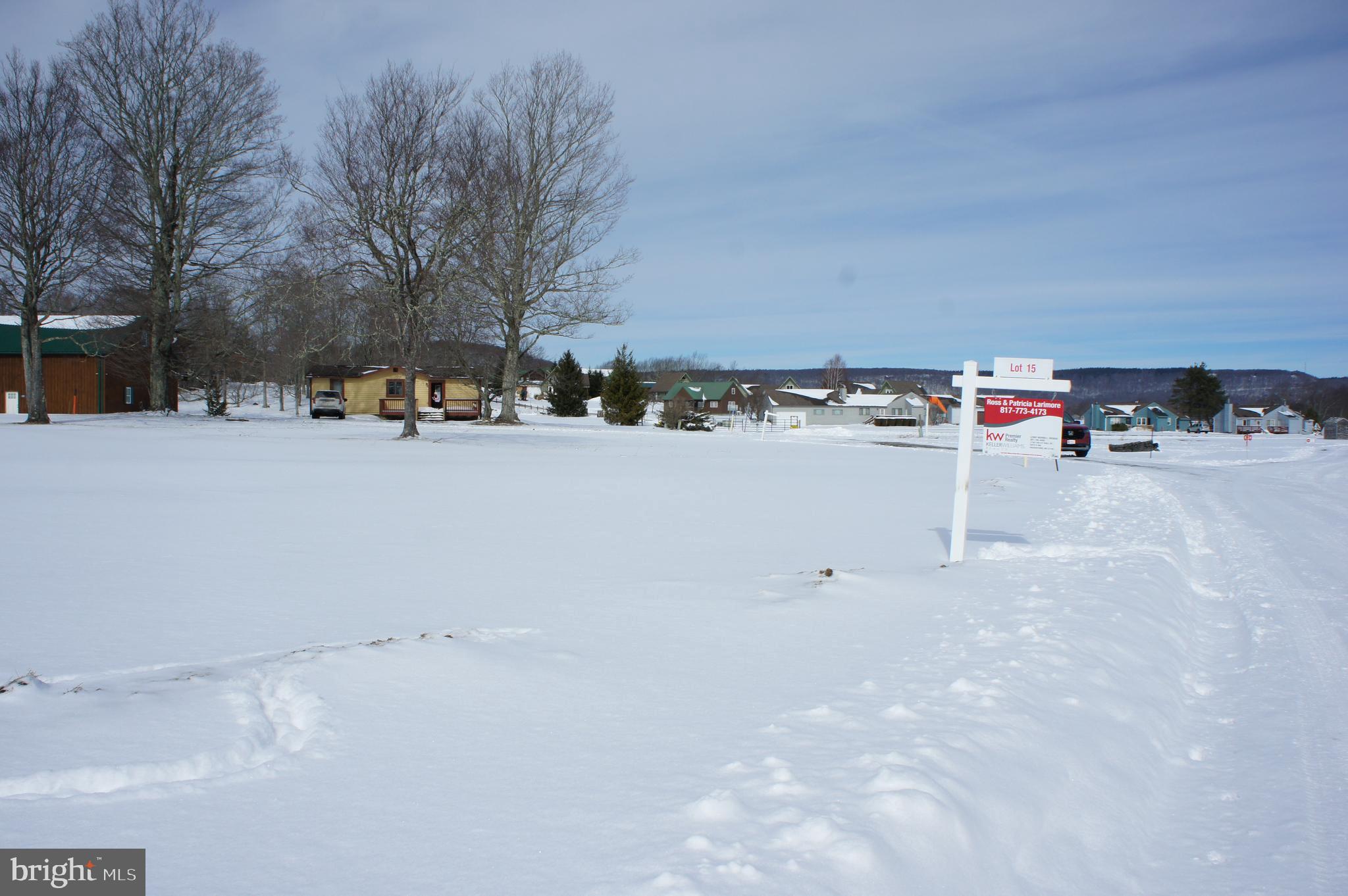 WINDWOOD FLY IN RESORT - Land