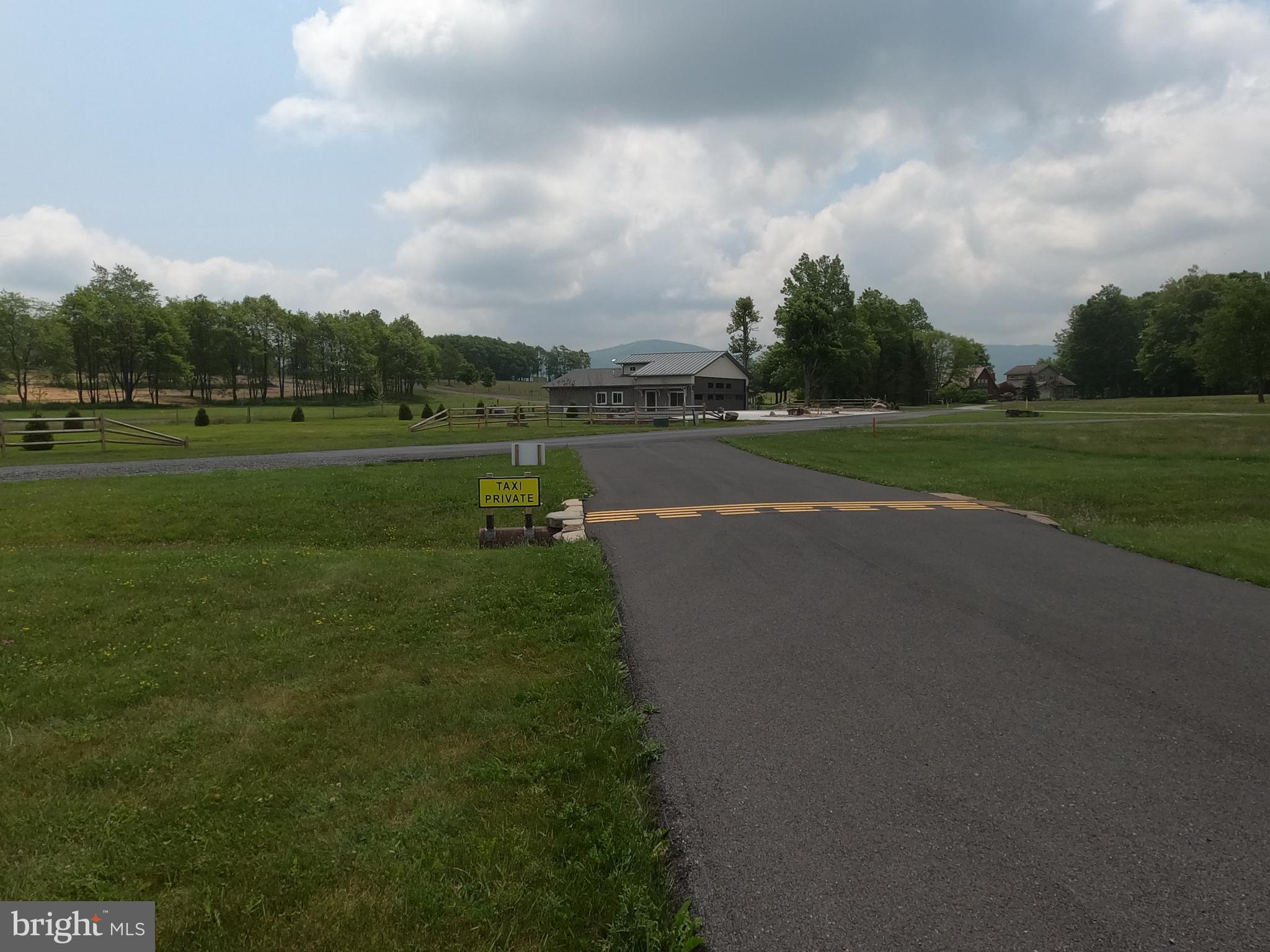 WINDWOOD FLY IN RESORT - Land