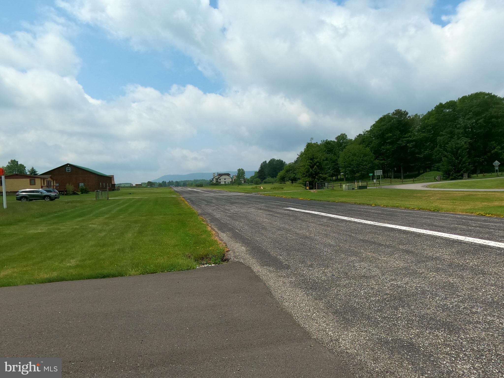 WINDWOOD FLY IN RESORT - Land