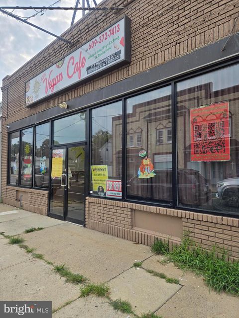 313 WARREN STREET BEVERLY NJ 08010