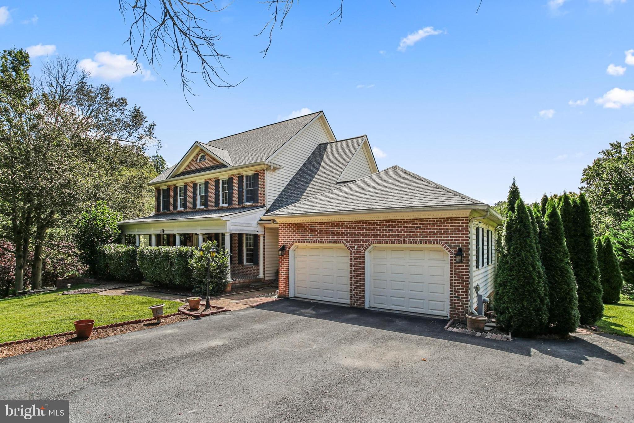 511 CEDAR HILL COURT