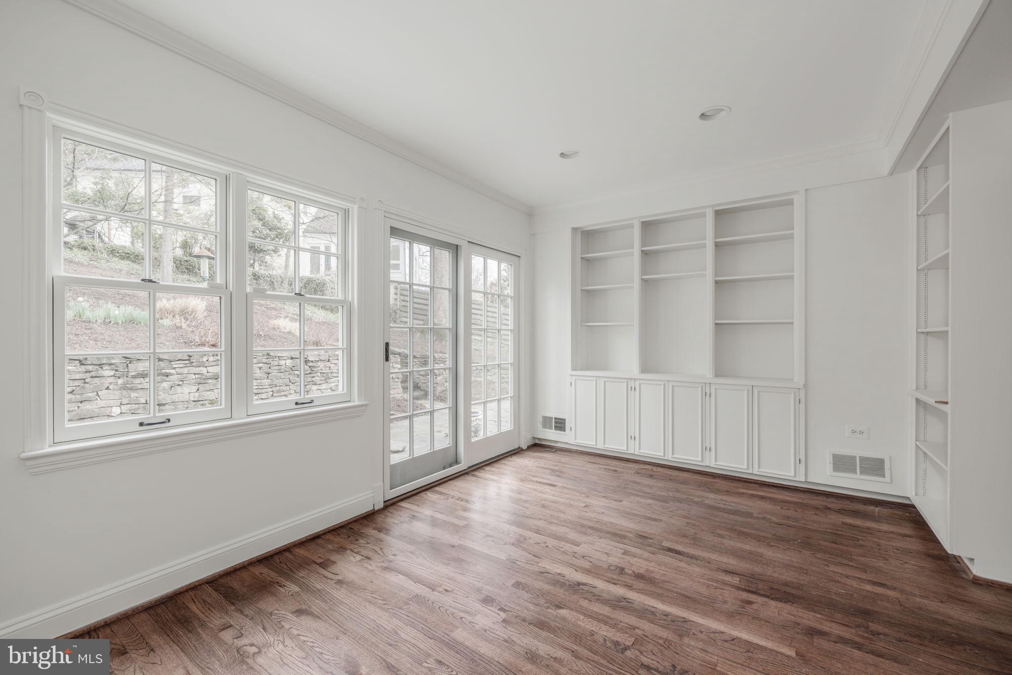 ROLLINGWOOD - Residential