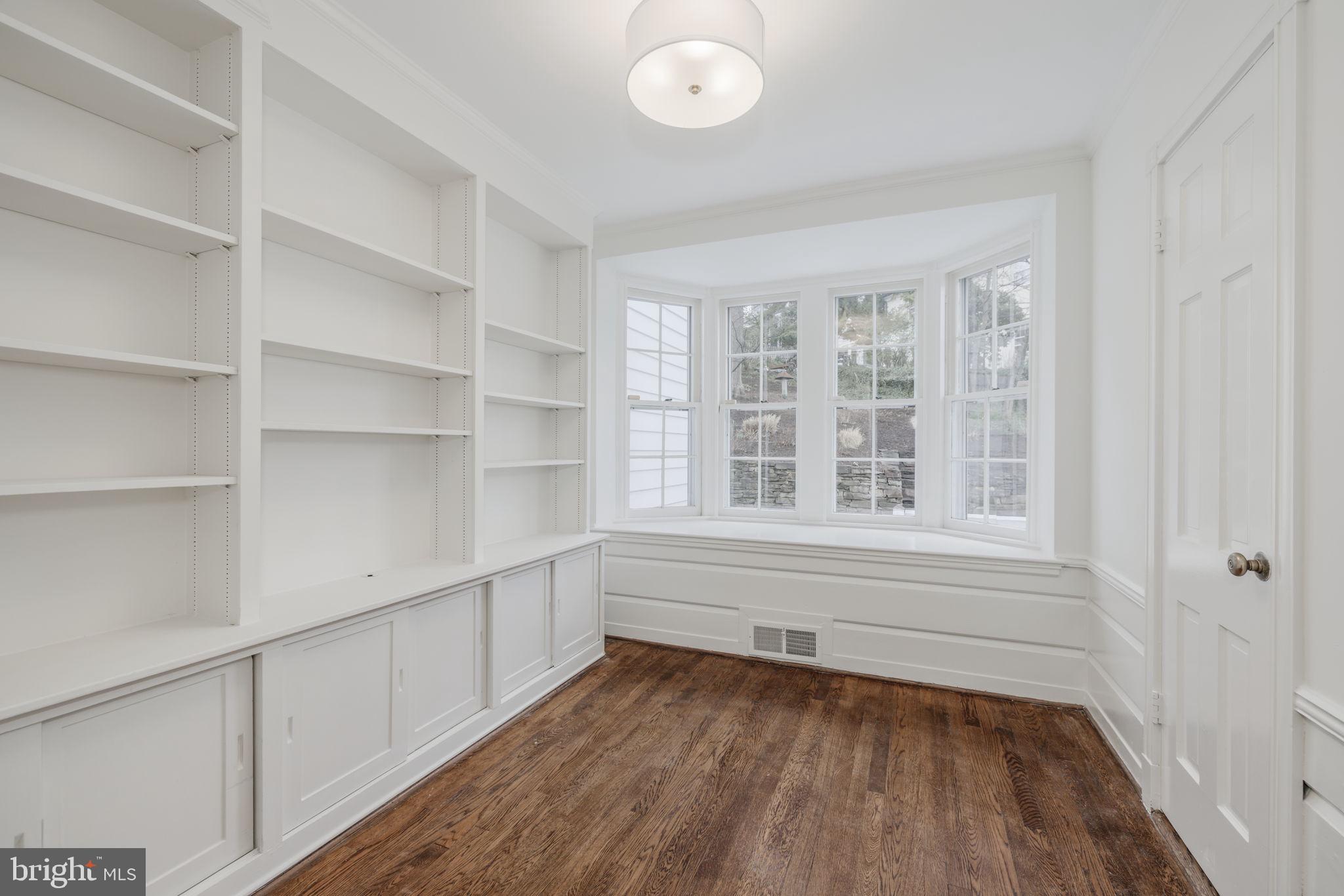 ROLLINGWOOD - Residential