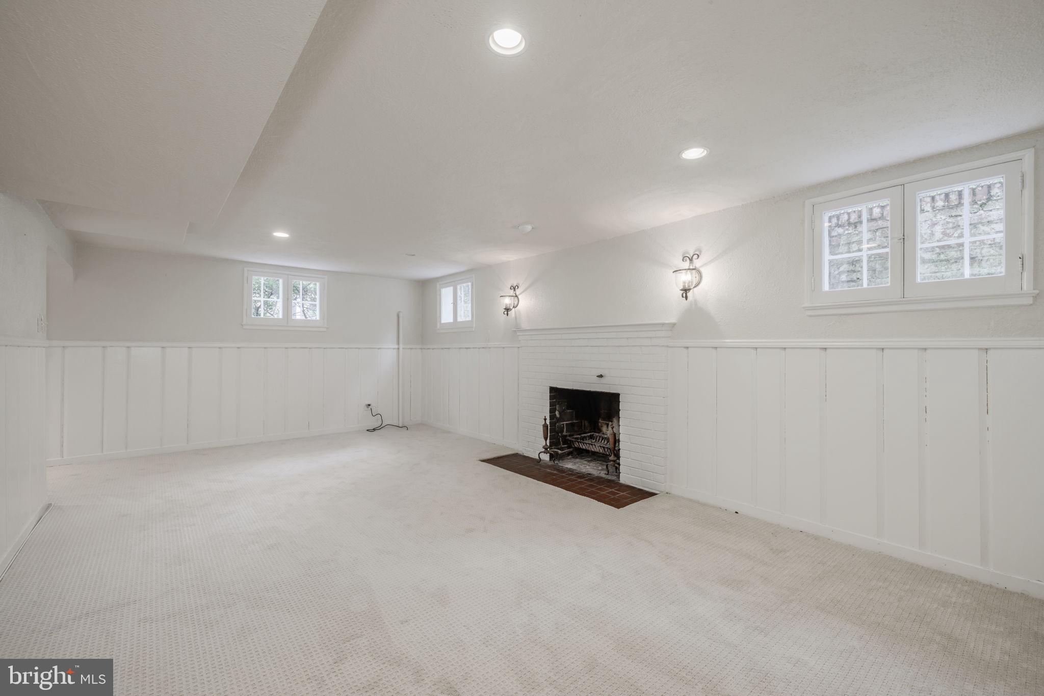 ROLLINGWOOD - Residential