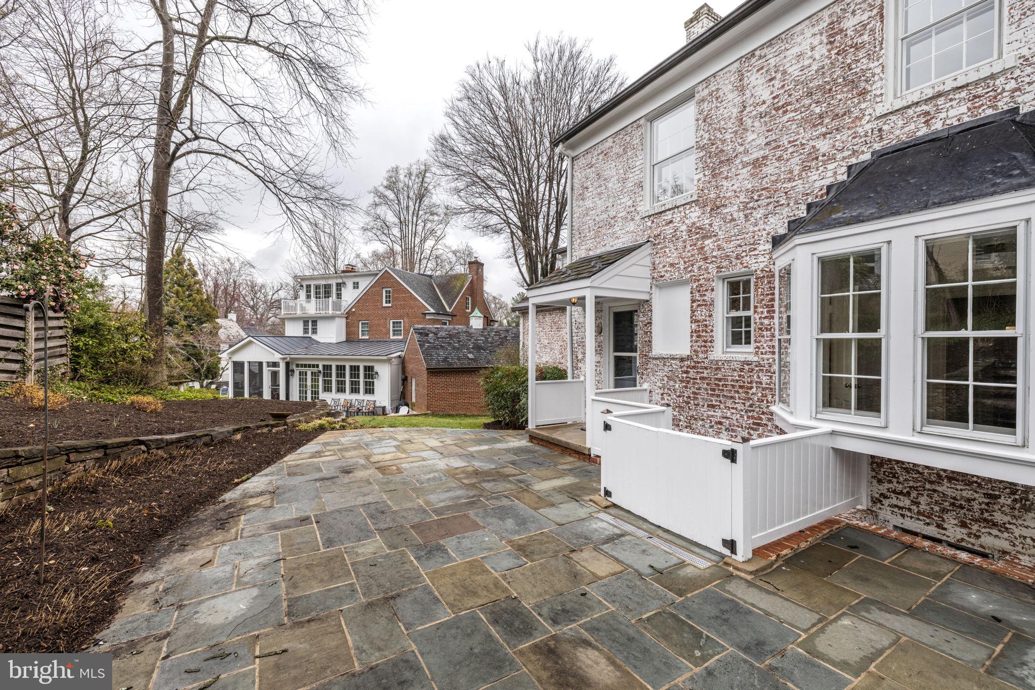 ROLLINGWOOD - Residential