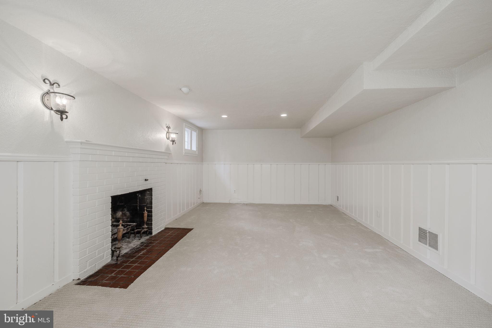 ROLLINGWOOD - Residential